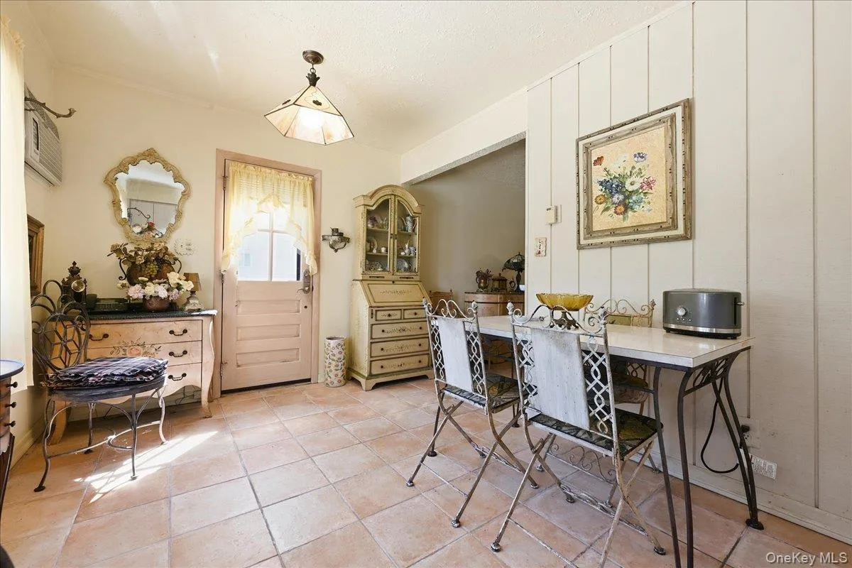 65 Riverside Avenue, Oyster Bay, NY, 4 Bedrooms Bedrooms, 7 Rooms Rooms,1 BathroomBathrooms,Residential,For Rent,Riverside,0,1047495 65 Riverside Avenue, Oyster Bay, NY, 4 Bedrooms Bedrooms, 7 Rooms Rooms,1 BathroomBathrooms,Residential,For Rent,Riverside,0,1047495