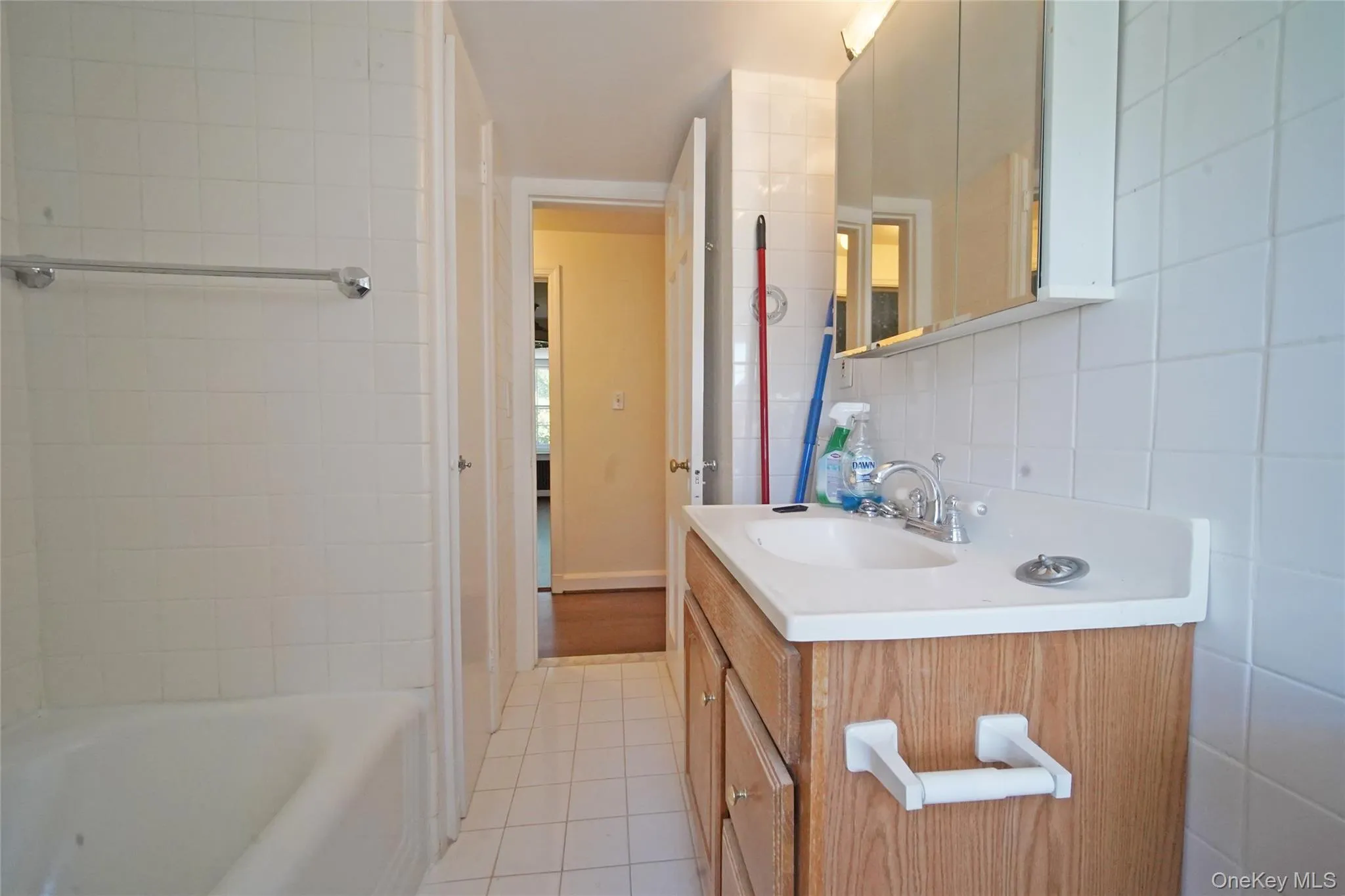 416 Ridgeway, White Plains, NY, 2 Bedrooms Bedrooms, 6 Rooms Rooms,2 BathroomsBathrooms,Residential Lease,For Rent,Ridgeway,0,1047500 416 Ridgeway, White Plains, NY, 2 Bedrooms Bedrooms, 6 Rooms Rooms,2 BathroomsBathrooms,Residential Lease,For Rent,Ridgeway,0,1047500