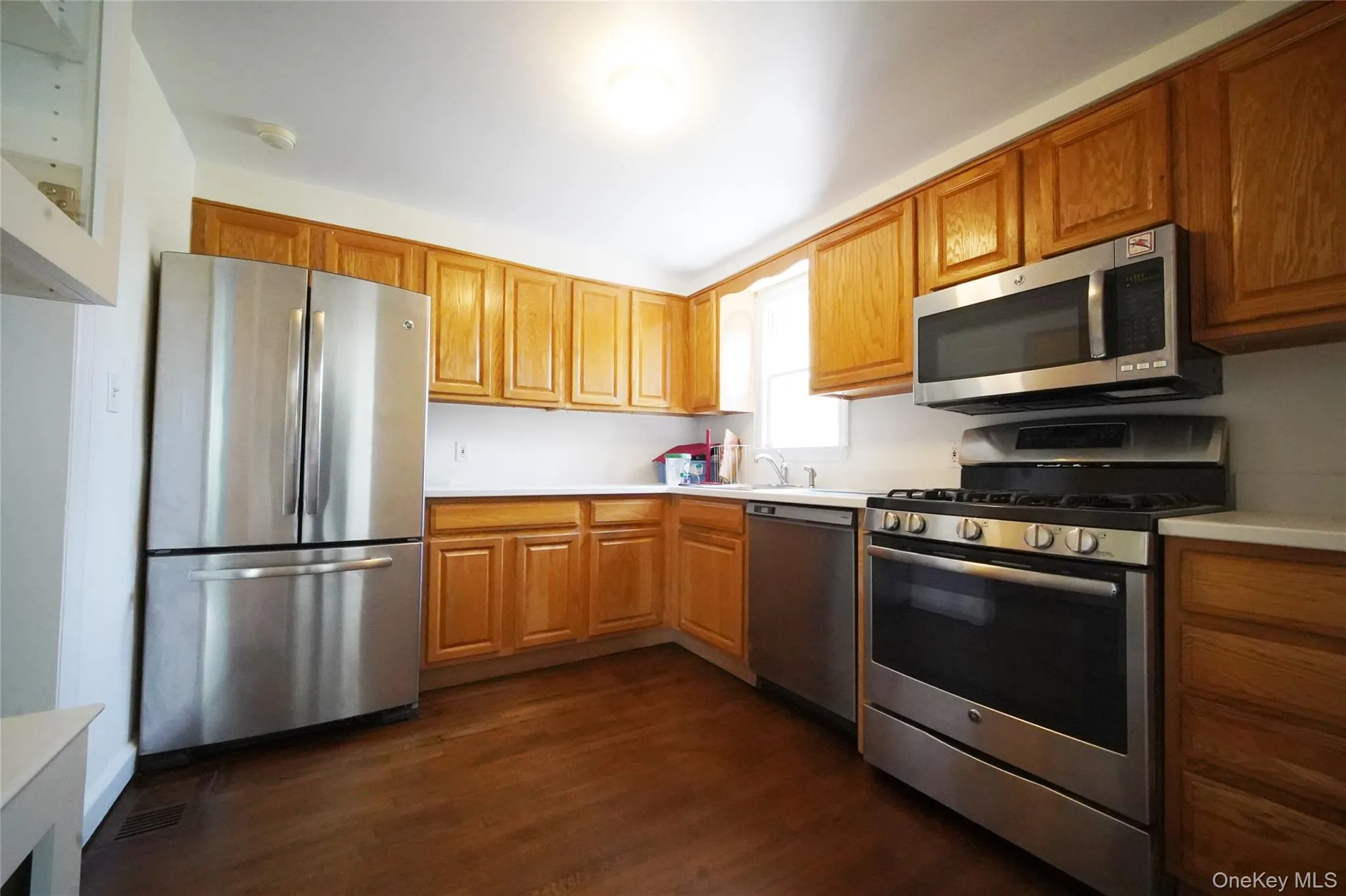 416 Ridgeway, White Plains, NY, 2 Bedrooms Bedrooms, 6 Rooms Rooms,2 BathroomsBathrooms,Residential Lease,For Rent,Ridgeway,0,1047500 416 Ridgeway, White Plains, NY, 2 Bedrooms Bedrooms, 6 Rooms Rooms,2 BathroomsBathrooms,Residential Lease,For Rent,Ridgeway,0,1047500