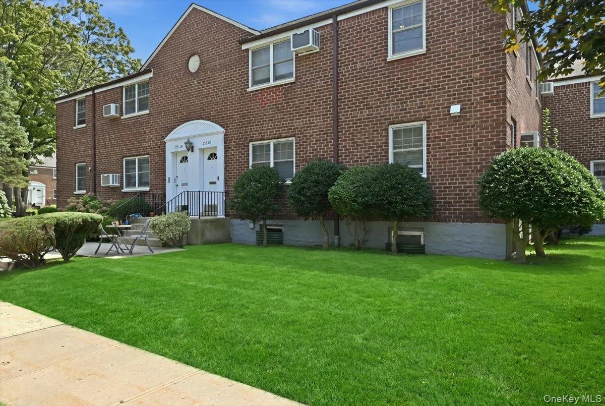 25502 61st Avenue, New York, NY, 2 Bedrooms Bedrooms, 5 Rooms Rooms,1 BathroomBathrooms,Residential,For Rent,61st,0,1047501 25502 61st Avenue, New York, NY, 2 Bedrooms Bedrooms, 5 Rooms Rooms,1 BathroomBathrooms,Residential,For Rent,61st,0,1047501