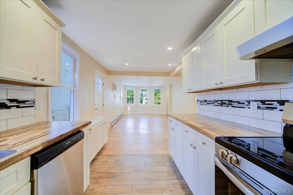 91 Delafield Street, Poughkeepsie, NY, 4 Bedrooms Bedrooms, 9 Rooms Rooms,2 BathroomsBathrooms,Residential,For Rent,Delafield,0,1047504 91 Delafield Street, Poughkeepsie, NY, 4 Bedrooms Bedrooms, 9 Rooms Rooms,2 BathroomsBathrooms,Residential,For Rent,Delafield,0,1047504