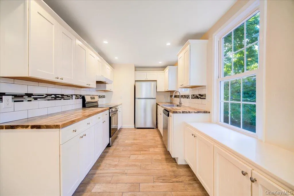 91 Delafield Street, Poughkeepsie, NY, 4 Bedrooms Bedrooms, 9 Rooms Rooms,2 BathroomsBathrooms,Residential,For Rent,Delafield,0,1047504 91 Delafield Street, Poughkeepsie, NY, 4 Bedrooms Bedrooms, 9 Rooms Rooms,2 BathroomsBathrooms,Residential,For Rent,Delafield,0,1047504