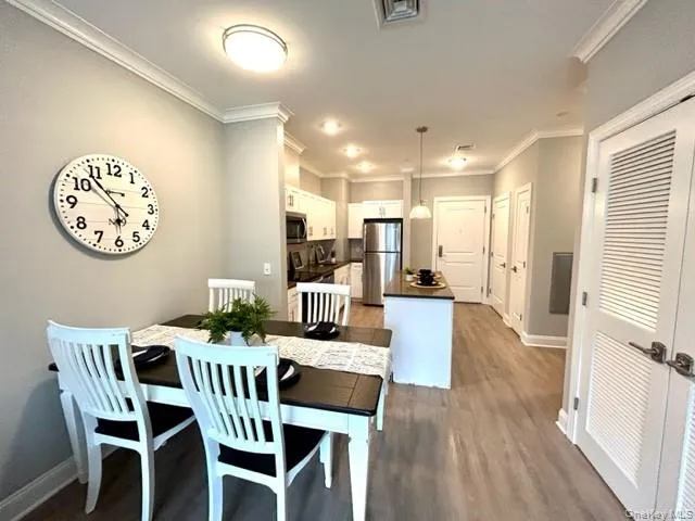 75 Hoffman Avenue, Babylon, NY, 1 Bedroom Bedrooms, 4 Rooms Rooms,1 BathroomBathrooms,Residential Lease,For Rent,Hoffman,0,1047507 75 Hoffman Avenue, Babylon, NY, 1 Bedroom Bedrooms, 4 Rooms Rooms,1 BathroomBathrooms,Residential Lease,For Rent,Hoffman,0,1047507