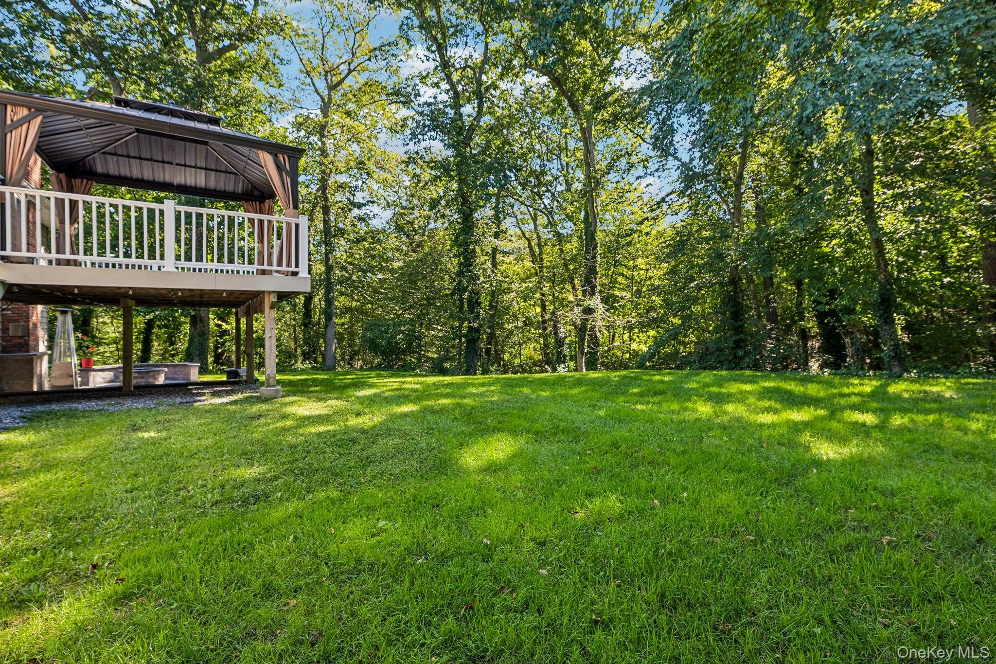 Wooded side yard for additional privacy! Wooded side yard for additional privacy!