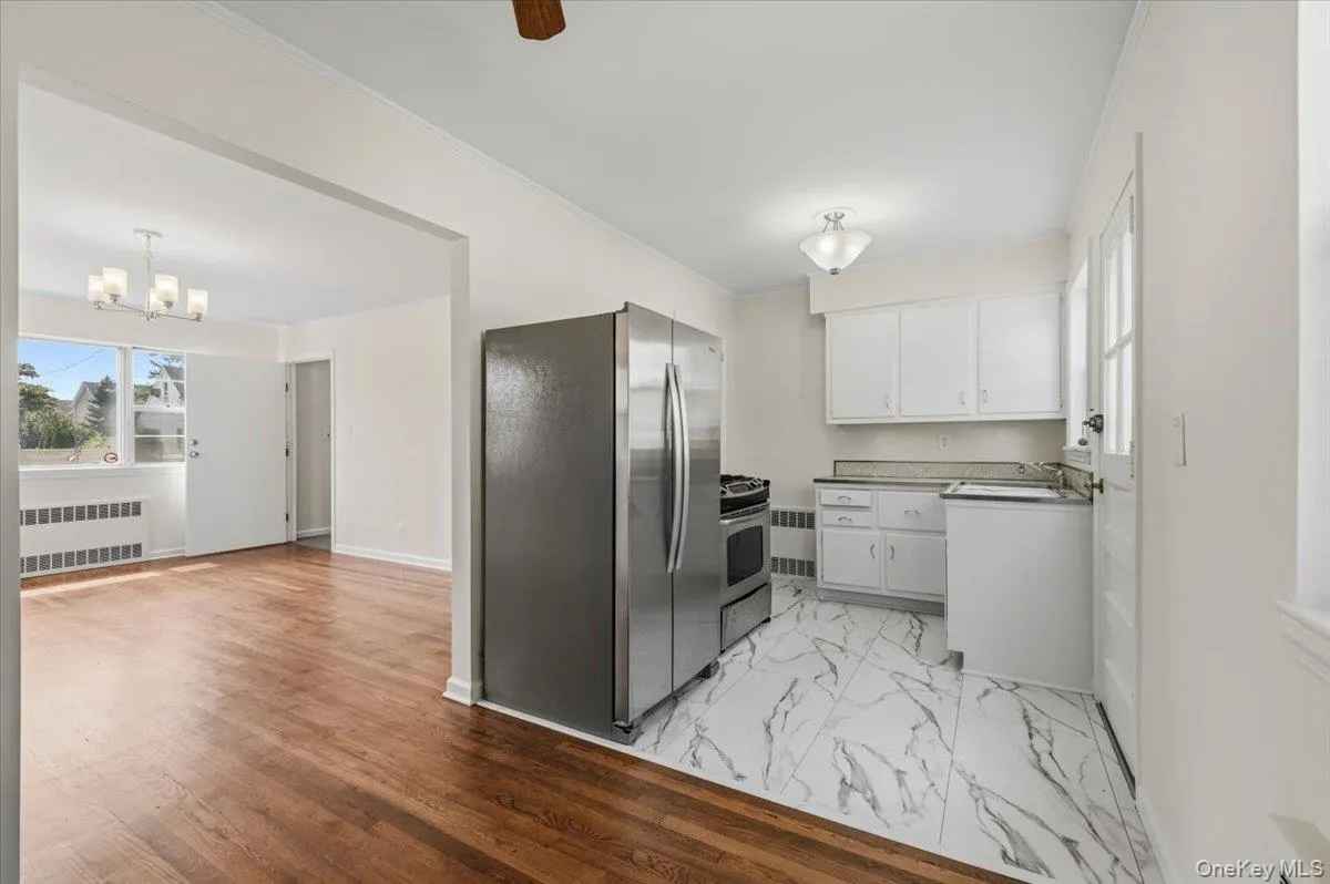 177 Toronto Avenue, Oyster Bay, NY, 4 Bedrooms Bedrooms, 8 Rooms Rooms,2 BathroomsBathrooms,Residential,For Rent,Toronto,0,1047510 177 Toronto Avenue, Oyster Bay, NY, 4 Bedrooms Bedrooms, 8 Rooms Rooms,2 BathroomsBathrooms,Residential,For Rent,Toronto,0,1047510