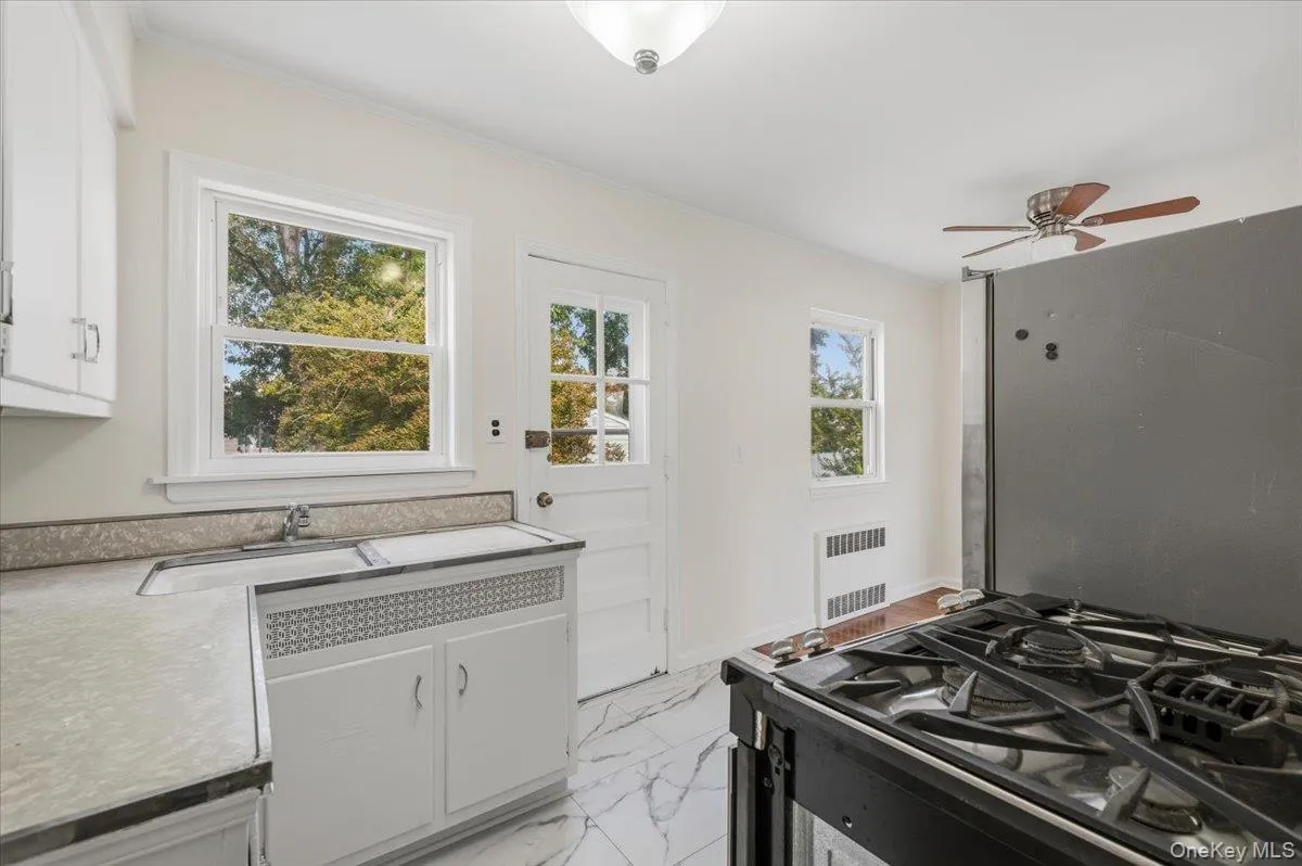 177 Toronto Avenue, Oyster Bay, NY, 4 Bedrooms Bedrooms, 8 Rooms Rooms,2 BathroomsBathrooms,Residential,For Rent,Toronto,0,1047510 177 Toronto Avenue, Oyster Bay, NY, 4 Bedrooms Bedrooms, 8 Rooms Rooms,2 BathroomsBathrooms,Residential,For Rent,Toronto,0,1047510