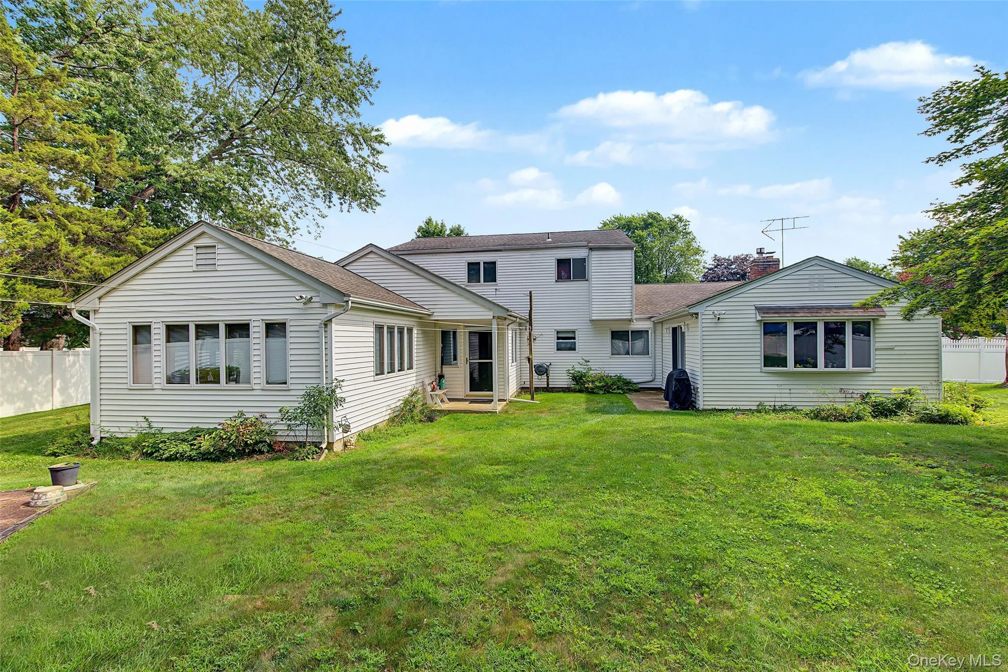 105 Nathan Drive, Islip, NY, 4 Bedrooms Bedrooms, 7 Rooms Rooms,2 BathroomsBathrooms,Residential,For Rent,Nathan,0,1047512 105 Nathan Drive, Islip, NY, 4 Bedrooms Bedrooms, 7 Rooms Rooms,2 BathroomsBathrooms,Residential,For Rent,Nathan,0,1047512