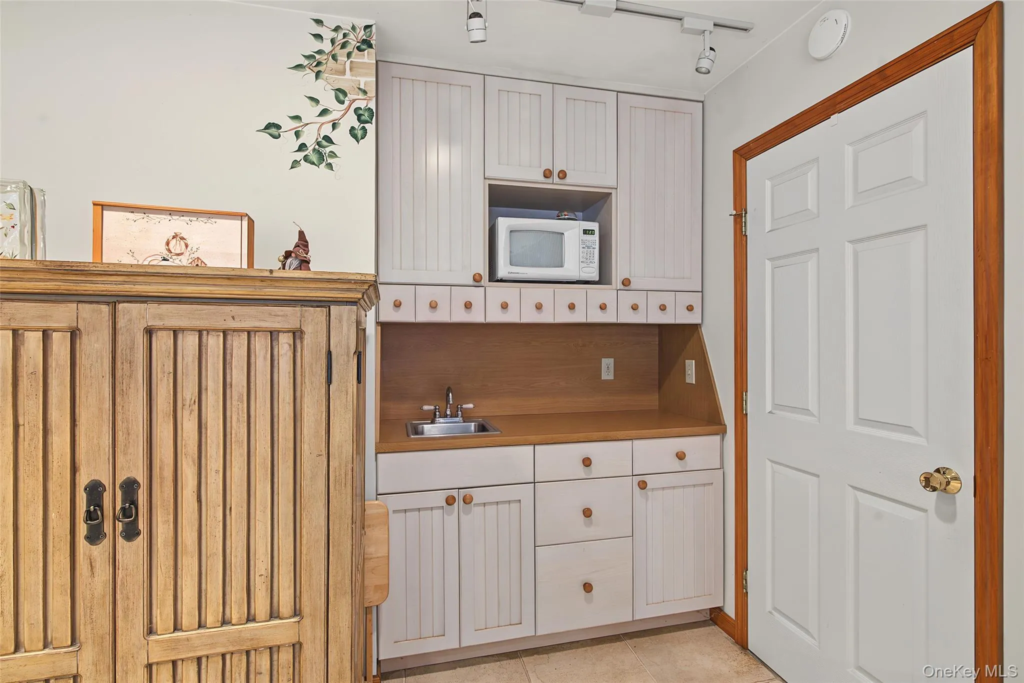 105 Nathan Drive, Islip, NY, 4 Bedrooms Bedrooms, 7 Rooms Rooms,2 BathroomsBathrooms,Residential,For Rent,Nathan,0,1047512 105 Nathan Drive, Islip, NY, 4 Bedrooms Bedrooms, 7 Rooms Rooms,2 BathroomsBathrooms,Residential,For Rent,Nathan,0,1047512
