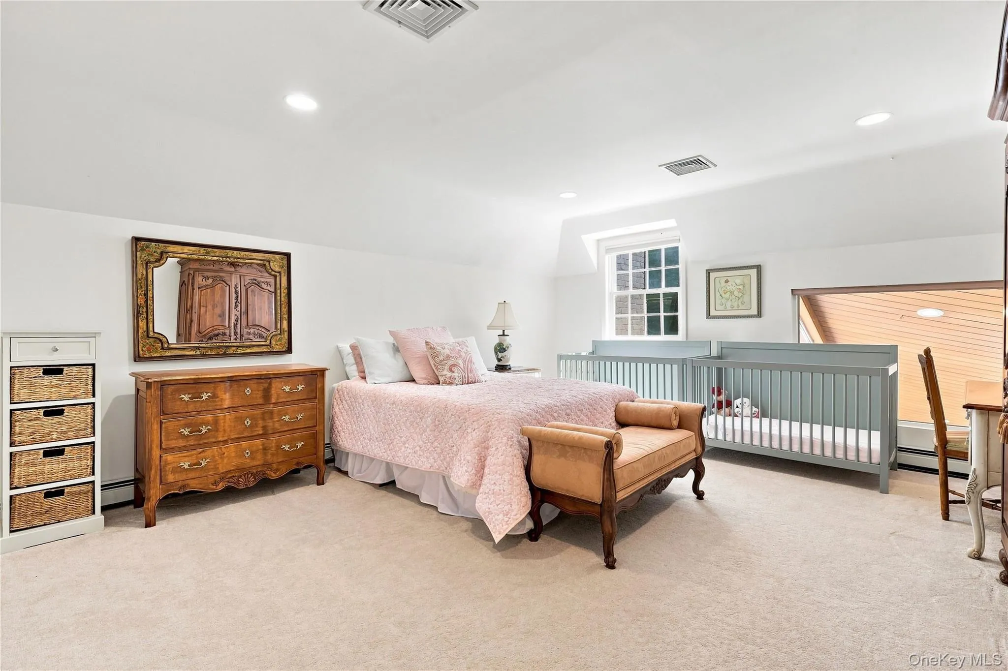 9 Swan Place, Smithtown, NY, 7 Bedrooms Bedrooms, 15 Rooms Rooms,6 BathroomsBathrooms,Residential,For Rent,Swan,0,1047513 9 Swan Place, Smithtown, NY, 7 Bedrooms Bedrooms, 15 Rooms Rooms,6 BathroomsBathrooms,Residential,For Rent,Swan,0,1047513