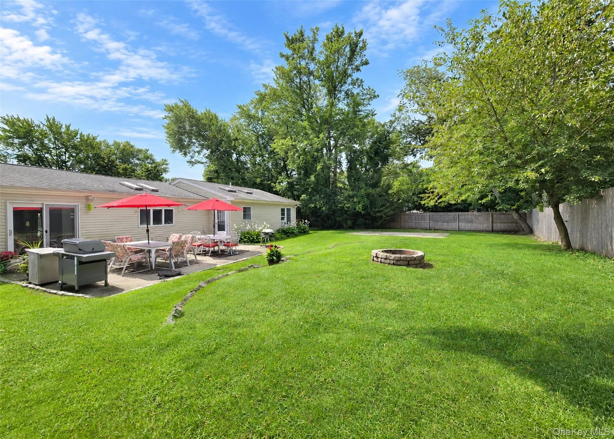 1 Lisa Lane, Brookhaven, NY, 4 Bedrooms Bedrooms, 10 Rooms Rooms,2 BathroomsBathrooms,Residential,For Rent,Lisa,0,1047527 1 Lisa Lane, Brookhaven, NY, 4 Bedrooms Bedrooms, 10 Rooms Rooms,2 BathroomsBathrooms,Residential,For Rent,Lisa,0,1047527