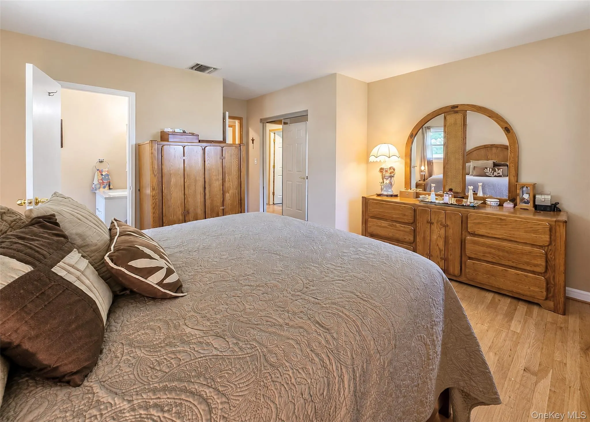 1 Lisa Lane, Brookhaven, NY, 4 Bedrooms Bedrooms, 10 Rooms Rooms,2 BathroomsBathrooms,Residential,For Rent,Lisa,0,1047527 1 Lisa Lane, Brookhaven, NY, 4 Bedrooms Bedrooms, 10 Rooms Rooms,2 BathroomsBathrooms,Residential,For Rent,Lisa,0,1047527