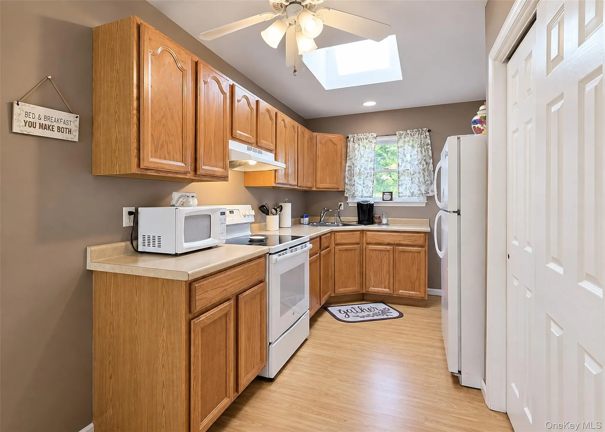 1 Lisa Lane, Brookhaven, NY, 4 Bedrooms Bedrooms, 10 Rooms Rooms,2 BathroomsBathrooms,Residential,For Rent,Lisa,0,1047527 1 Lisa Lane, Brookhaven, NY, 4 Bedrooms Bedrooms, 10 Rooms Rooms,2 BathroomsBathrooms,Residential,For Rent,Lisa,0,1047527