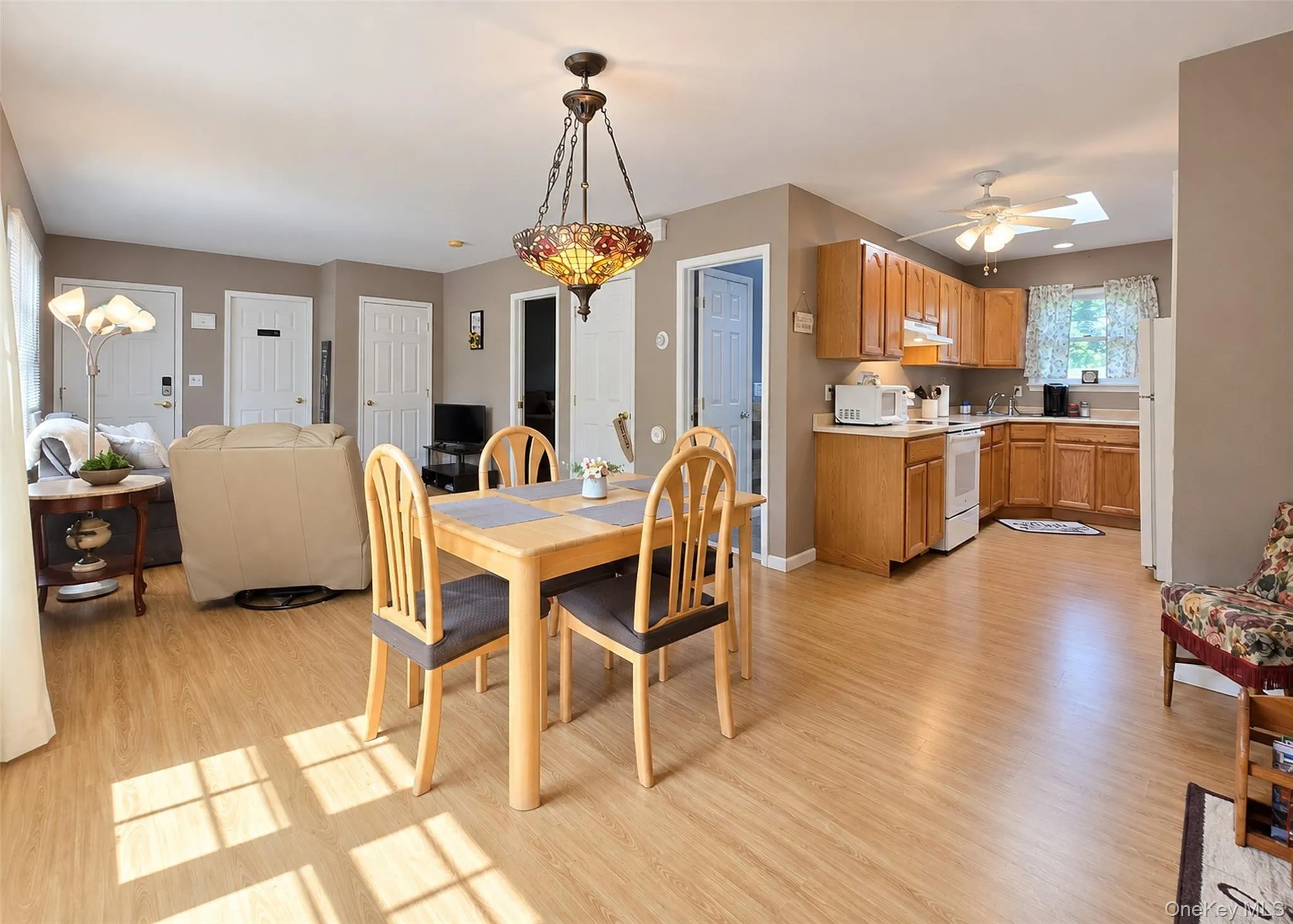 1 Lisa Lane, Brookhaven, NY, 4 Bedrooms Bedrooms, 10 Rooms Rooms,2 BathroomsBathrooms,Residential,For Rent,Lisa,0,1047527 1 Lisa Lane, Brookhaven, NY, 4 Bedrooms Bedrooms, 10 Rooms Rooms,2 BathroomsBathrooms,Residential,For Rent,Lisa,0,1047527