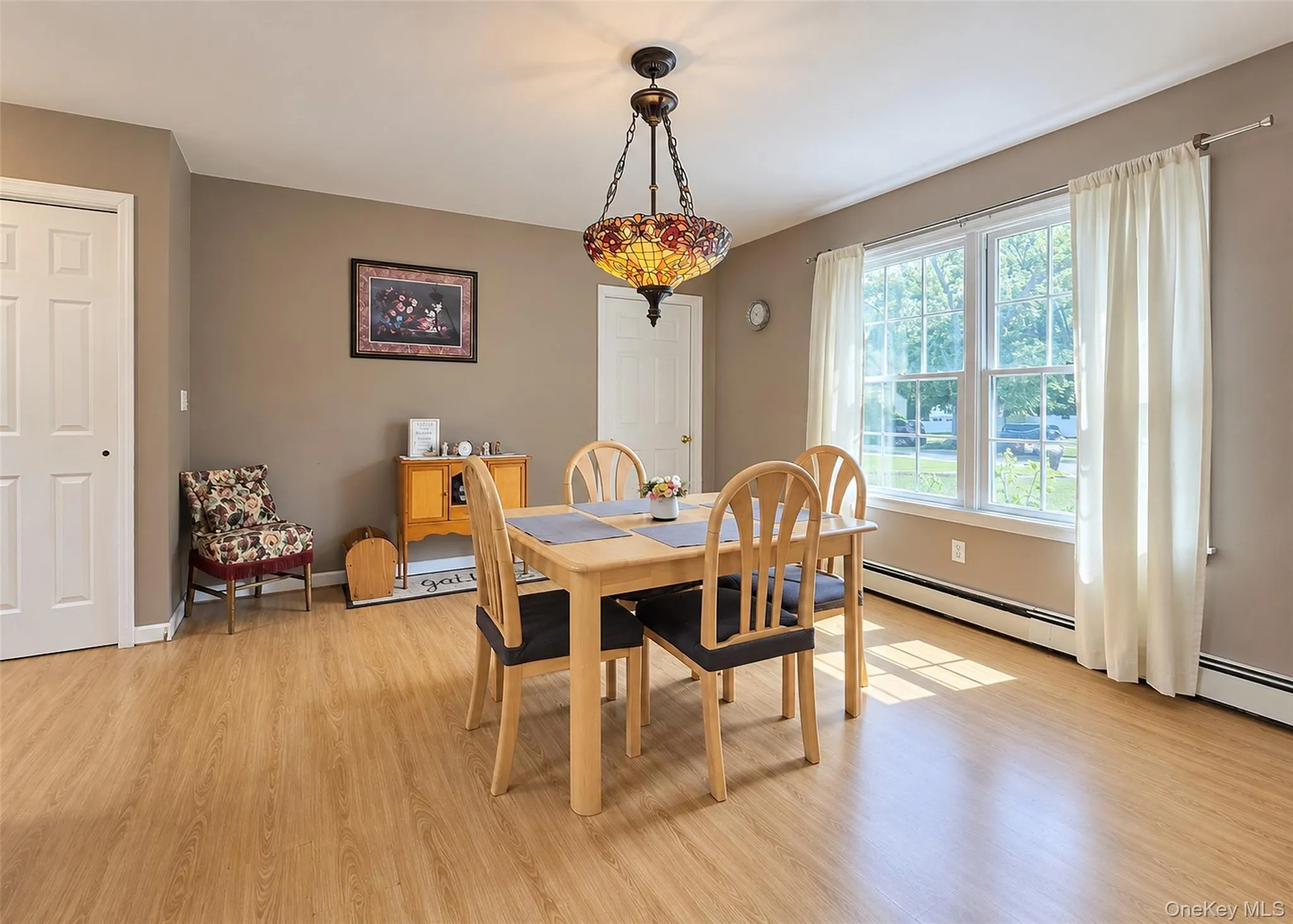 1 Lisa Lane, Brookhaven, NY, 4 Bedrooms Bedrooms, 10 Rooms Rooms,2 BathroomsBathrooms,Residential,For Rent,Lisa,0,1047527 1 Lisa Lane, Brookhaven, NY, 4 Bedrooms Bedrooms, 10 Rooms Rooms,2 BathroomsBathrooms,Residential,For Rent,Lisa,0,1047527
