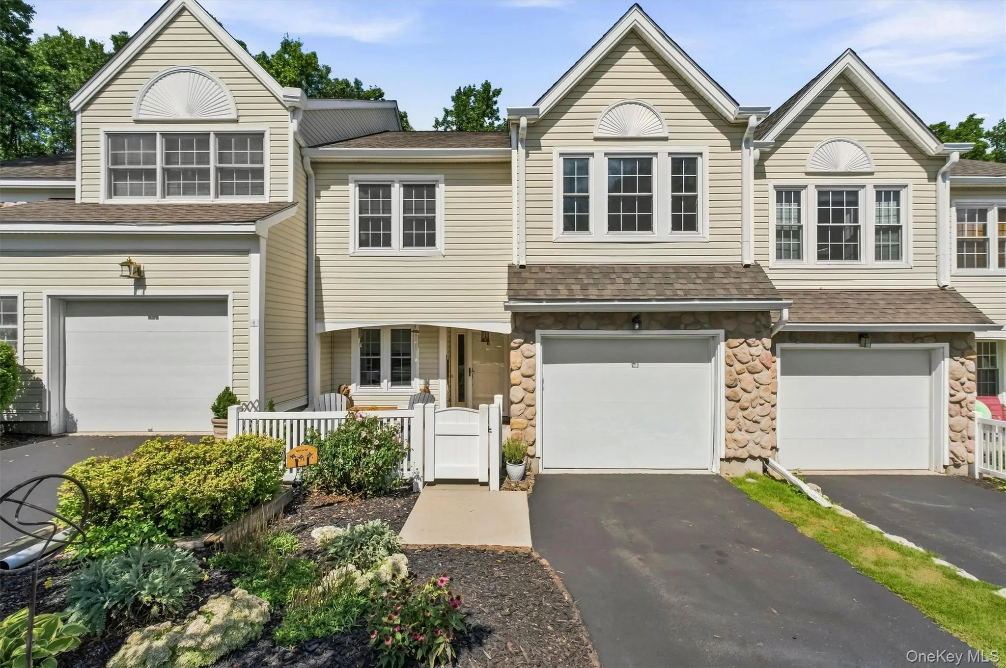 6 Cambridge Court, Fishkill, NY, 2 Bedrooms Bedrooms, 5 Rooms Rooms,2 BathroomsBathrooms,Residential,For Rent,Cambridge,0,1047529 6 Cambridge Court, Fishkill, NY, 2 Bedrooms Bedrooms, 5 Rooms Rooms,2 BathroomsBathrooms,Residential,For Rent,Cambridge,0,1047529