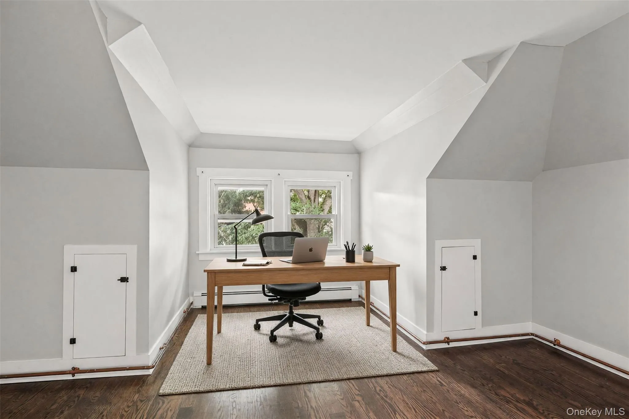 Bedroom - Office Bedroom - Office