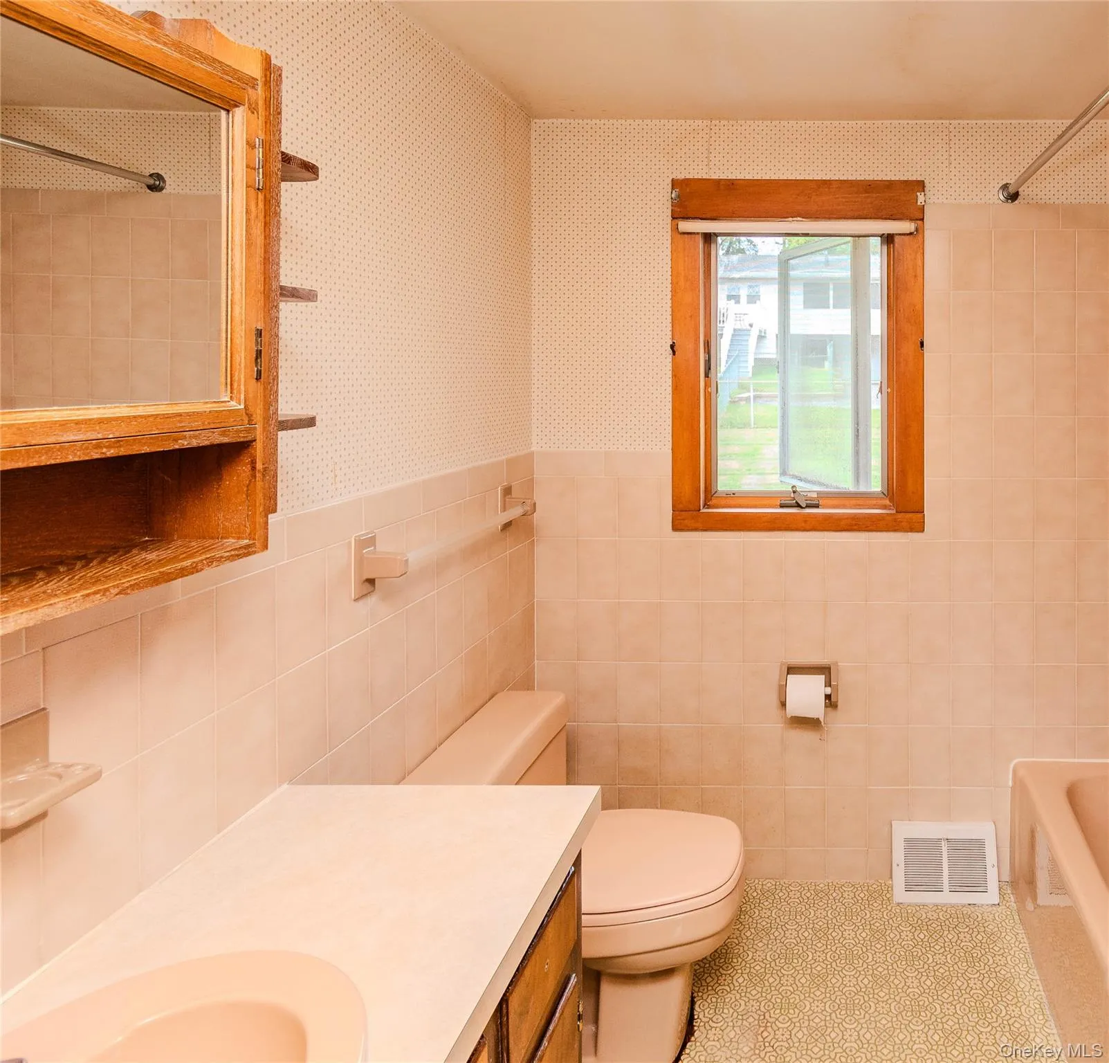 108 Wood Street, Newburgh (town), NY, 3 Bedrooms Bedrooms, 6 Rooms Rooms,1 BathroomBathrooms,Residential,For Rent,Wood,0,1047537 108 Wood Street, Newburgh (town), NY, 3 Bedrooms Bedrooms, 6 Rooms Rooms,1 BathroomBathrooms,Residential,For Rent,Wood,0,1047537