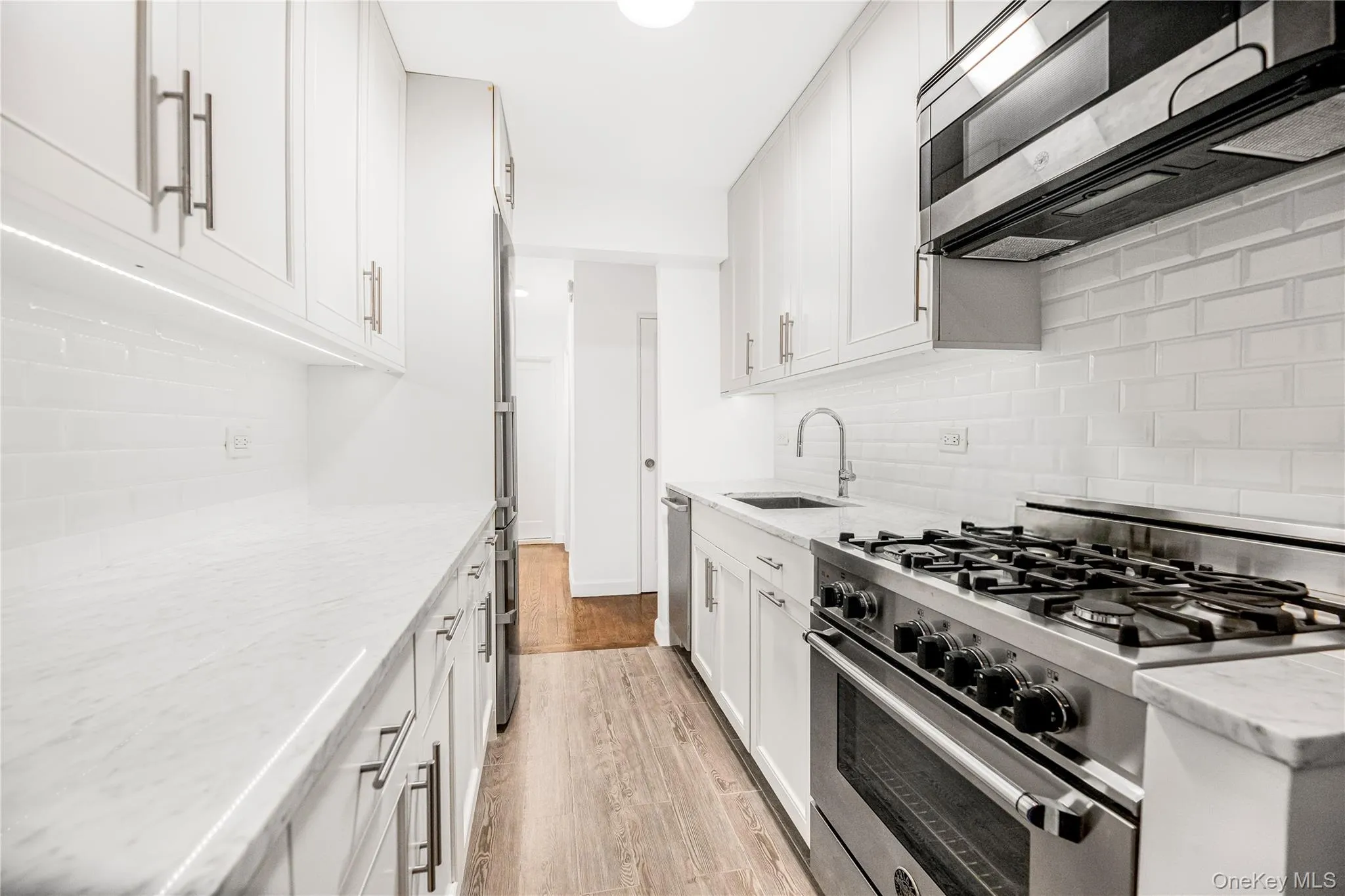 2390 Palisade Avenue, New York, NY, 2 Bedrooms Bedrooms, 6 Rooms Rooms,1 BathroomBathrooms,Residential,For Rent,Palisade,0,1047538 2390 Palisade Avenue, New York, NY, 2 Bedrooms Bedrooms, 6 Rooms Rooms,1 BathroomBathrooms,Residential,For Rent,Palisade,0,1047538