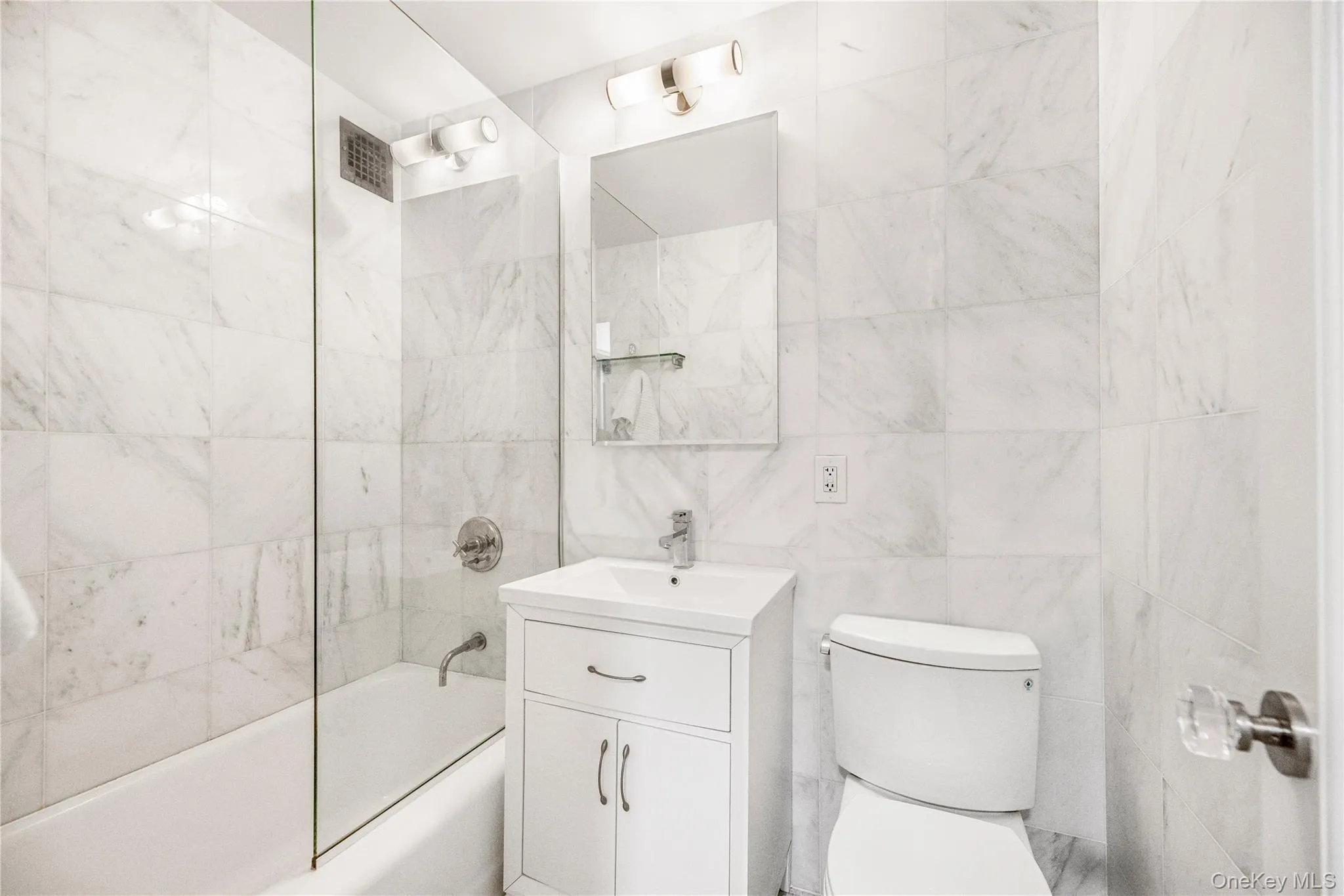 2390 Palisade Avenue, New York, NY, 2 Bedrooms Bedrooms, 6 Rooms Rooms,1 BathroomBathrooms,Residential,For Rent,Palisade,0,1047538 2390 Palisade Avenue, New York, NY, 2 Bedrooms Bedrooms, 6 Rooms Rooms,1 BathroomBathrooms,Residential,For Rent,Palisade,0,1047538