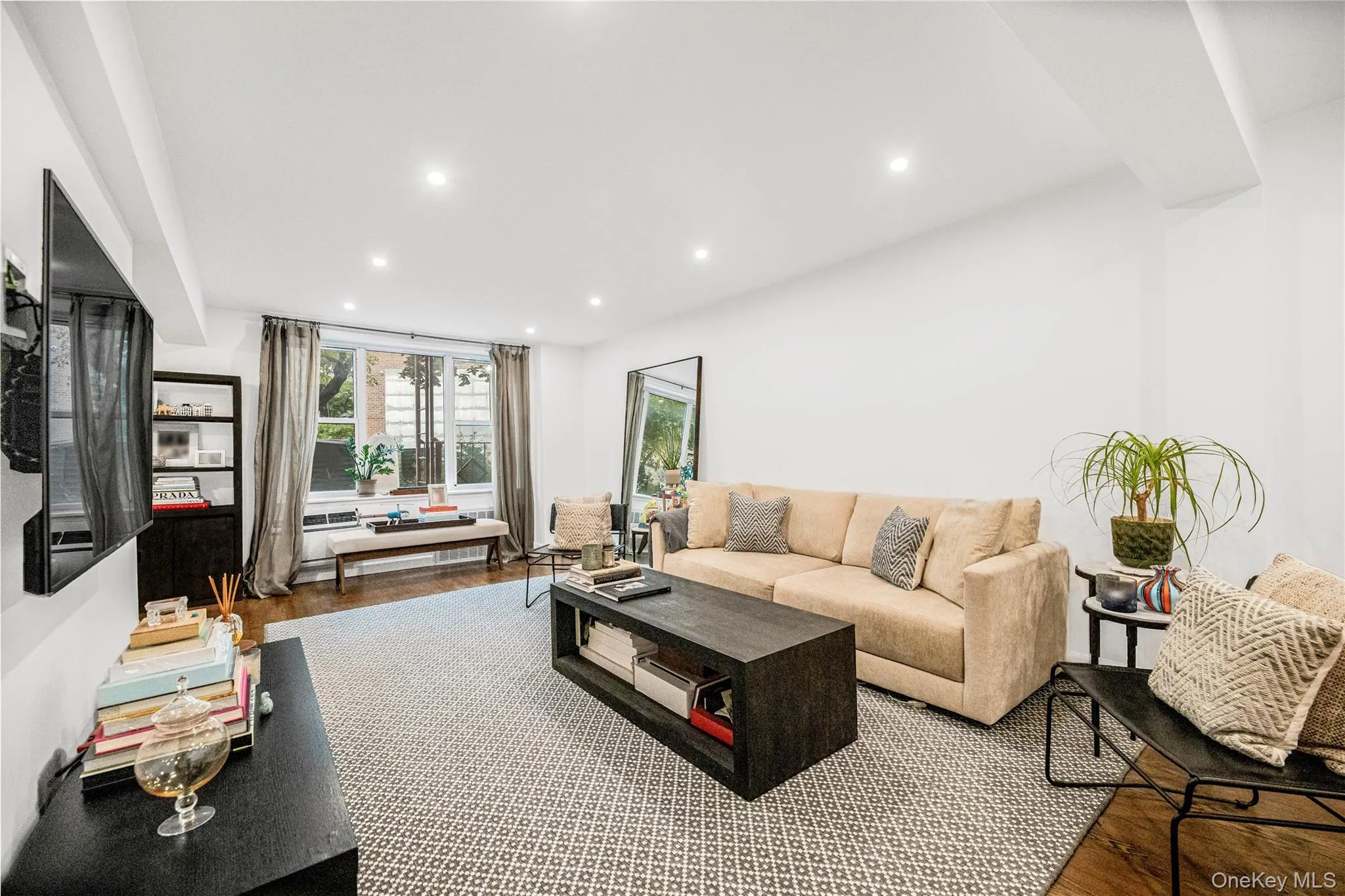 2390 Palisade Avenue, New York, NY, 2 Bedrooms Bedrooms, 6 Rooms Rooms,1 BathroomBathrooms,Residential,For Rent,Palisade,0,1047538 2390 Palisade Avenue, New York, NY, 2 Bedrooms Bedrooms, 6 Rooms Rooms,1 BathroomBathrooms,Residential,For Rent,Palisade,0,1047538