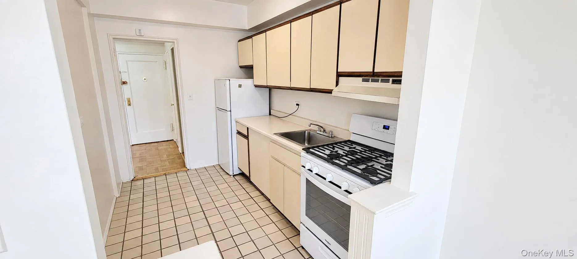 63-33 98th Place, New York, NY, 3 Rooms Rooms,1 BathroomBathrooms,Residential Lease,For Rent,98th,0,1047541 63-33 98th Place, New York, NY, 3 Rooms Rooms,1 BathroomBathrooms,Residential Lease,For Rent,98th,0,1047541