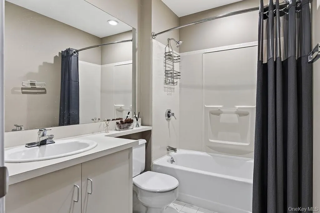 full bathroom full bathroom