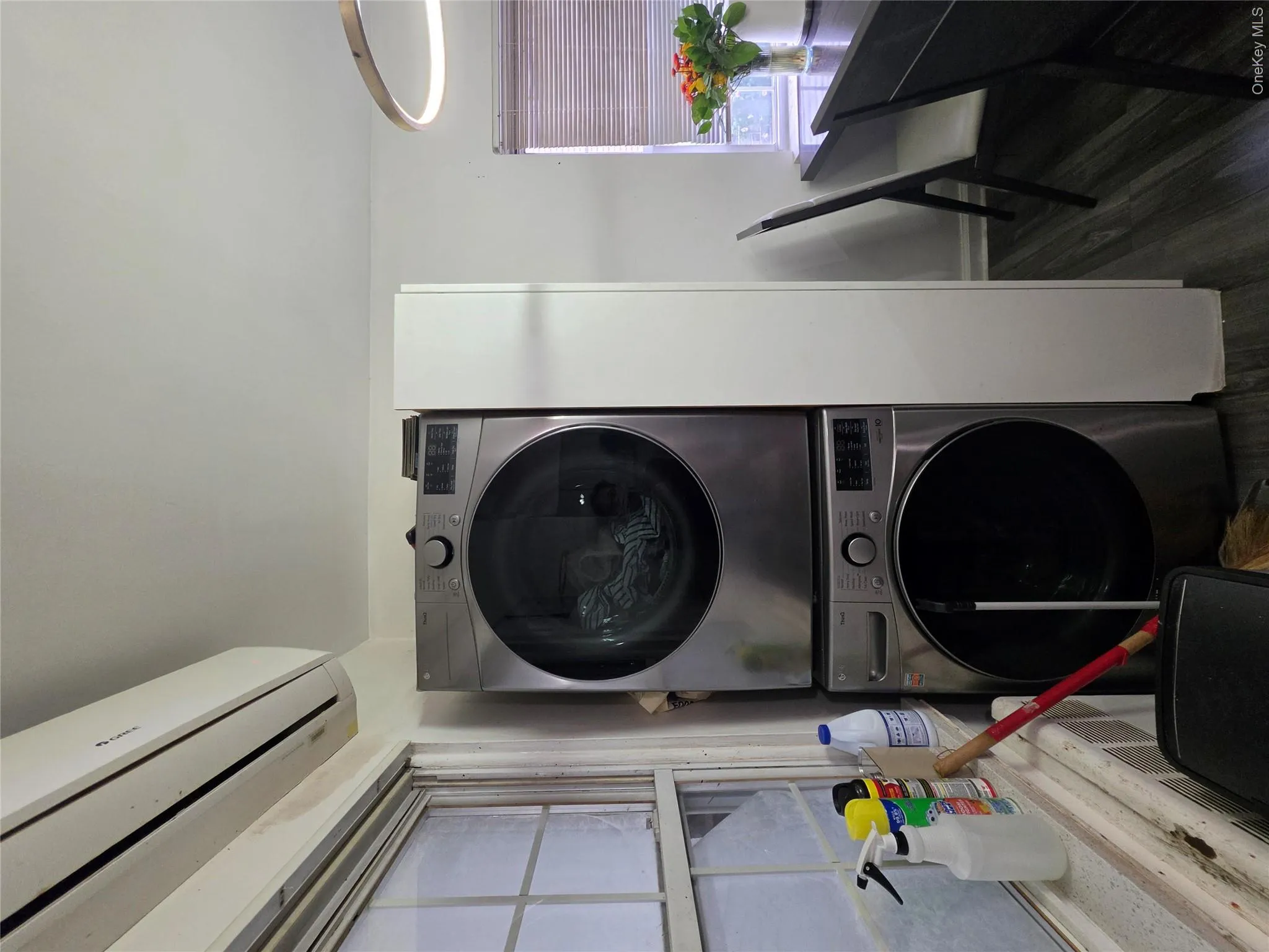 2570 Pearsall Avenue, New York, NY, 3 Bedrooms Bedrooms, 8 Rooms Rooms,2 BathroomsBathrooms,Residential,For Rent,Pearsall,0,1047544 2570 Pearsall Avenue, New York, NY, 3 Bedrooms Bedrooms, 8 Rooms Rooms,2 BathroomsBathrooms,Residential,For Rent,Pearsall,0,1047544