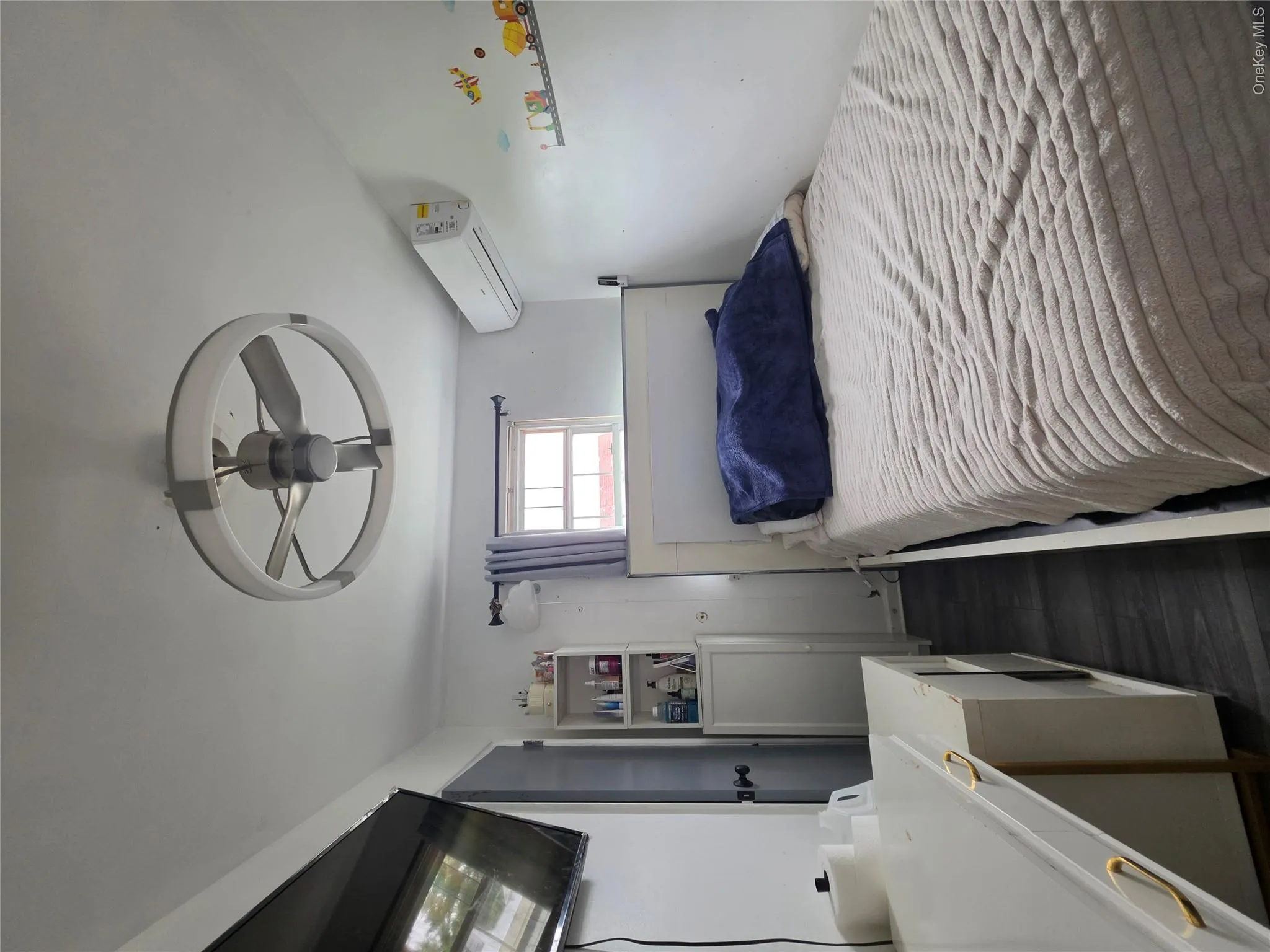 2570 Pearsall Avenue, New York, NY, 3 Bedrooms Bedrooms, 8 Rooms Rooms,2 BathroomsBathrooms,Residential,For Rent,Pearsall,0,1047544 2570 Pearsall Avenue, New York, NY, 3 Bedrooms Bedrooms, 8 Rooms Rooms,2 BathroomsBathrooms,Residential,For Rent,Pearsall,0,1047544