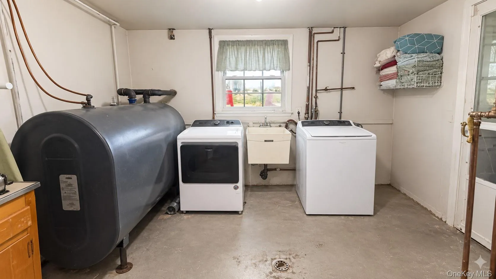 28 Pike Place, Carmel, NY, 3 Bedrooms Bedrooms, 9 Rooms Rooms,2 BathroomsBathrooms,Residential,For Rent,Pike,0,1047545 28 Pike Place, Carmel, NY, 3 Bedrooms Bedrooms, 9 Rooms Rooms,2 BathroomsBathrooms,Residential,For Rent,Pike,0,1047545