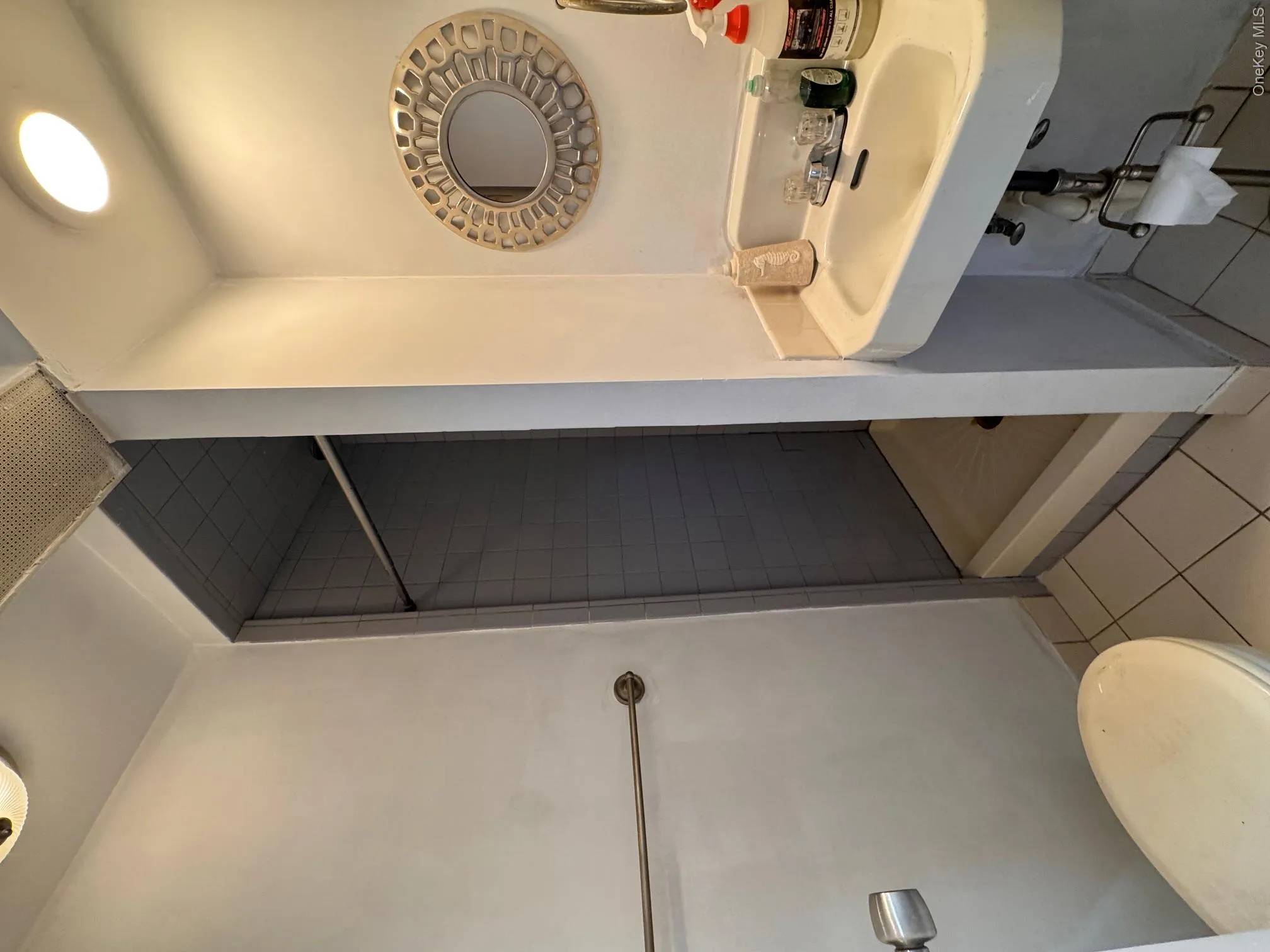 1245 Rhinelander Avenue, New York, NY, 1 Bedroom Bedrooms, 2 Rooms Rooms,1 BathroomBathrooms,Residential Lease,For Rent,Rhinelander,0,1047546 1245 Rhinelander Avenue, New York, NY, 1 Bedroom Bedrooms, 2 Rooms Rooms,1 BathroomBathrooms,Residential Lease,For Rent,Rhinelander,0,1047546