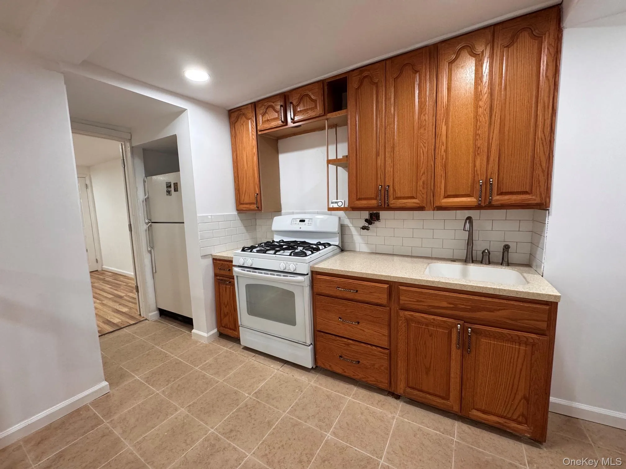1245 Rhinelander Avenue, New York, NY, 1 Bedroom Bedrooms, 2 Rooms Rooms,1 BathroomBathrooms,Residential Lease,For Rent,Rhinelander,0,1047546 1245 Rhinelander Avenue, New York, NY, 1 Bedroom Bedrooms, 2 Rooms Rooms,1 BathroomBathrooms,Residential Lease,For Rent,Rhinelander,0,1047546