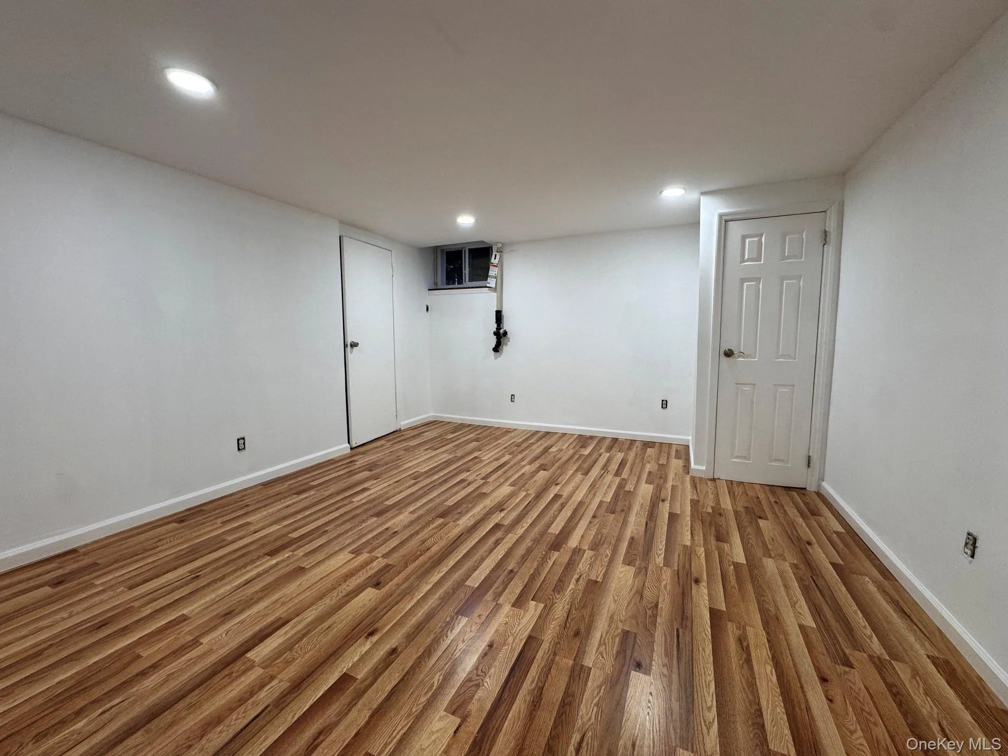 1245 Rhinelander Avenue, New York, NY, 1 Bedroom Bedrooms, 2 Rooms Rooms,1 BathroomBathrooms,Residential Lease,For Rent,Rhinelander,0,1047546 1245 Rhinelander Avenue, New York, NY, 1 Bedroom Bedrooms, 2 Rooms Rooms,1 BathroomBathrooms,Residential Lease,For Rent,Rhinelander,0,1047546
