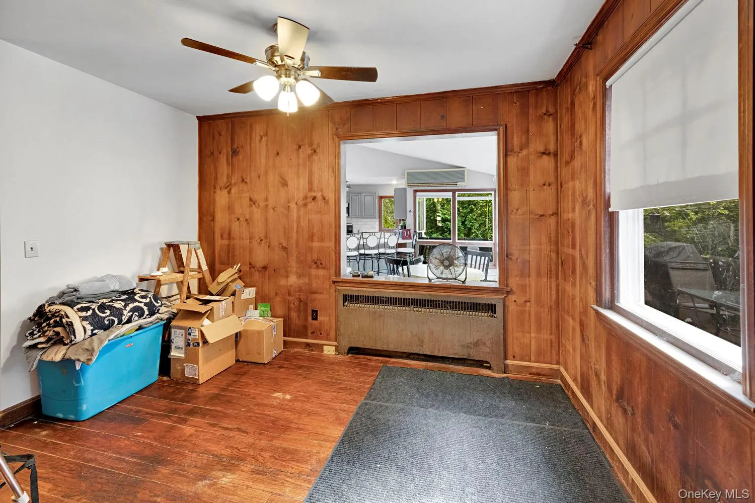 Dining room. Dining room.