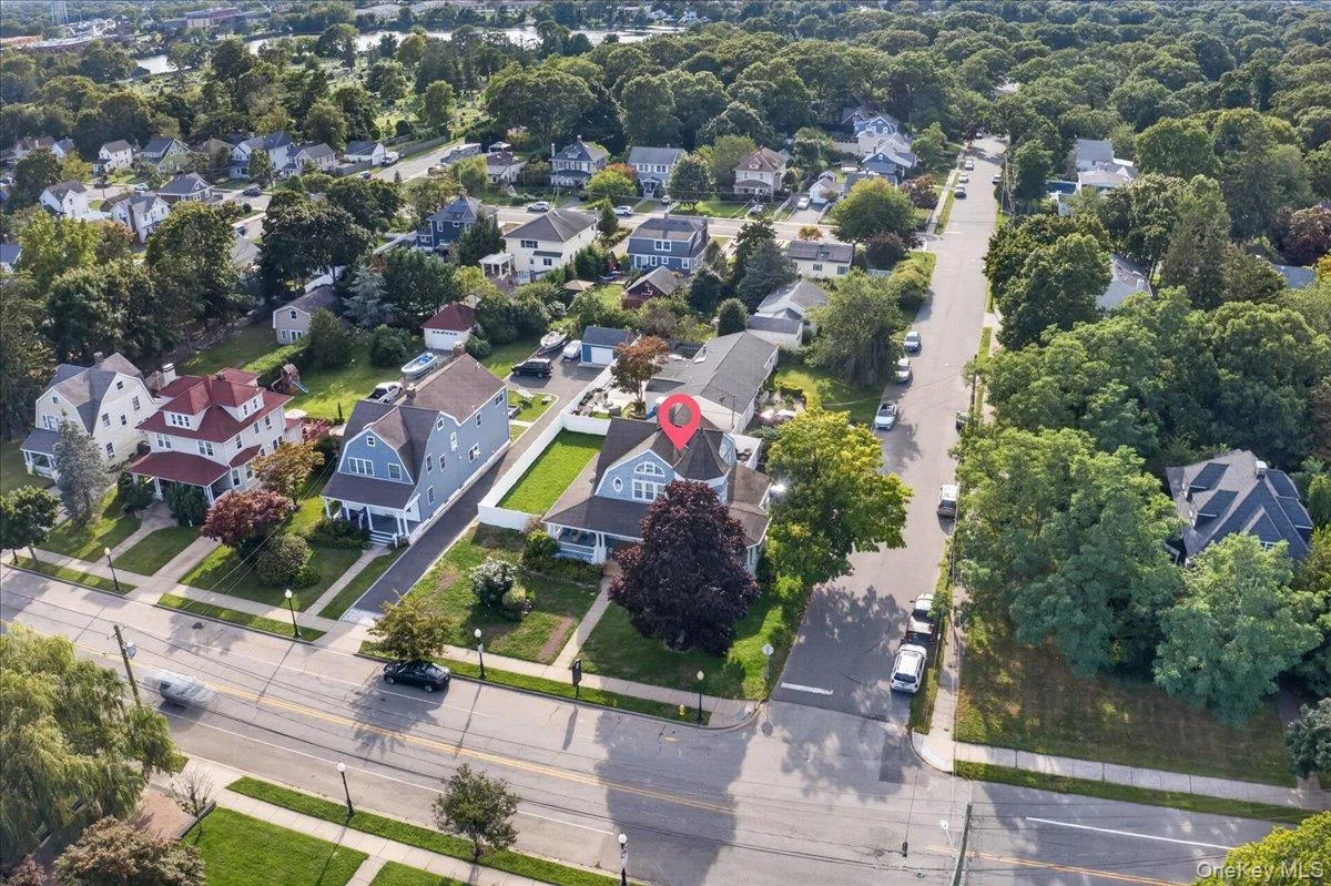 258 Ocean Avenue, Brookhaven, NY, 4 Bedrooms Bedrooms, 8 Rooms Rooms,2 BathroomsBathrooms,Residential,For Rent,Ocean,0,1047551 258 Ocean Avenue, Brookhaven, NY, 4 Bedrooms Bedrooms, 8 Rooms Rooms,2 BathroomsBathrooms,Residential,For Rent,Ocean,0,1047551