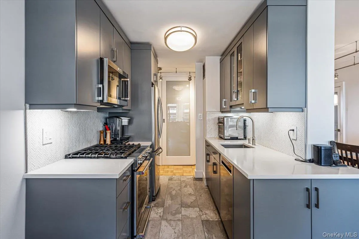 1815 215th Street, New York, NY, 1 Bedroom Bedrooms, 4 Rooms Rooms,1 BathroomBathrooms,Residential,For Rent,215th,0,1047555 1815 215th Street, New York, NY, 1 Bedroom Bedrooms, 4 Rooms Rooms,1 BathroomBathrooms,Residential,For Rent,215th,0,1047555