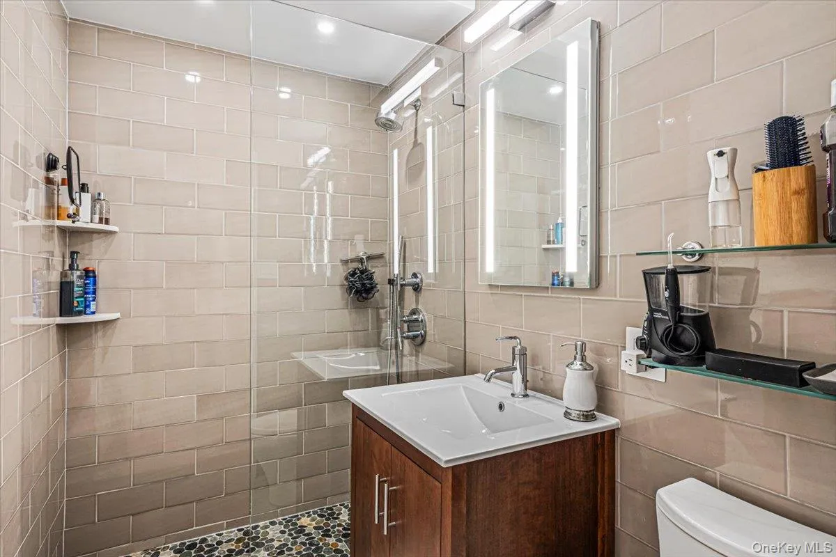 1815 215th Street, New York, NY, 1 Bedroom Bedrooms, 4 Rooms Rooms,1 BathroomBathrooms,Residential,For Rent,215th,0,1047555 1815 215th Street, New York, NY, 1 Bedroom Bedrooms, 4 Rooms Rooms,1 BathroomBathrooms,Residential,For Rent,215th,0,1047555