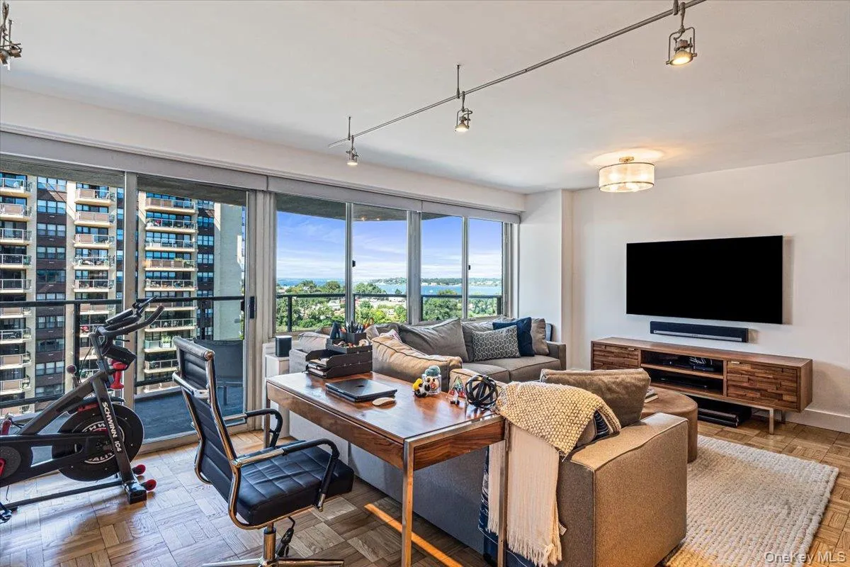 1815 215th Street, New York, NY, 1 Bedroom Bedrooms, 4 Rooms Rooms,1 BathroomBathrooms,Residential,For Rent,215th,0,1047555 1815 215th Street, New York, NY, 1 Bedroom Bedrooms, 4 Rooms Rooms,1 BathroomBathrooms,Residential,For Rent,215th,0,1047555
