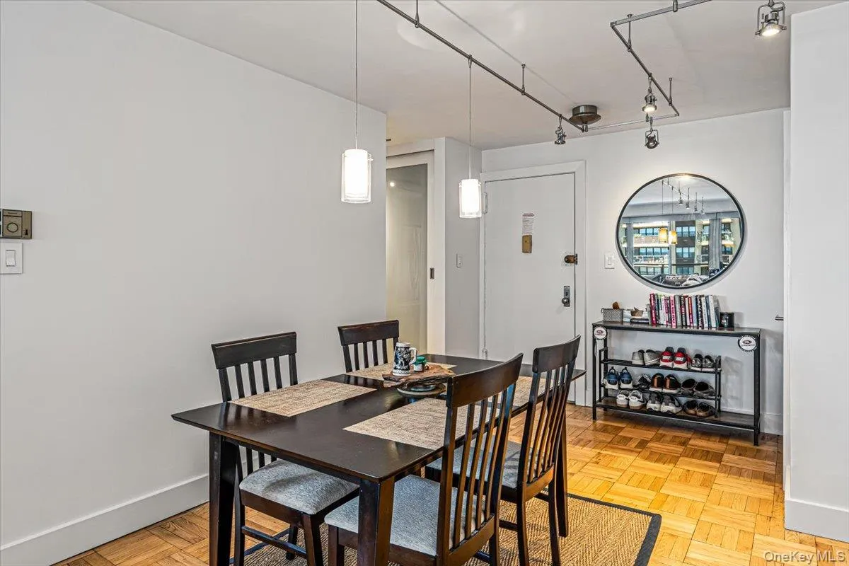 1815 215th Street, New York, NY, 1 Bedroom Bedrooms, 4 Rooms Rooms,1 BathroomBathrooms,Residential,For Rent,215th,0,1047555 1815 215th Street, New York, NY, 1 Bedroom Bedrooms, 4 Rooms Rooms,1 BathroomBathrooms,Residential,For Rent,215th,0,1047555