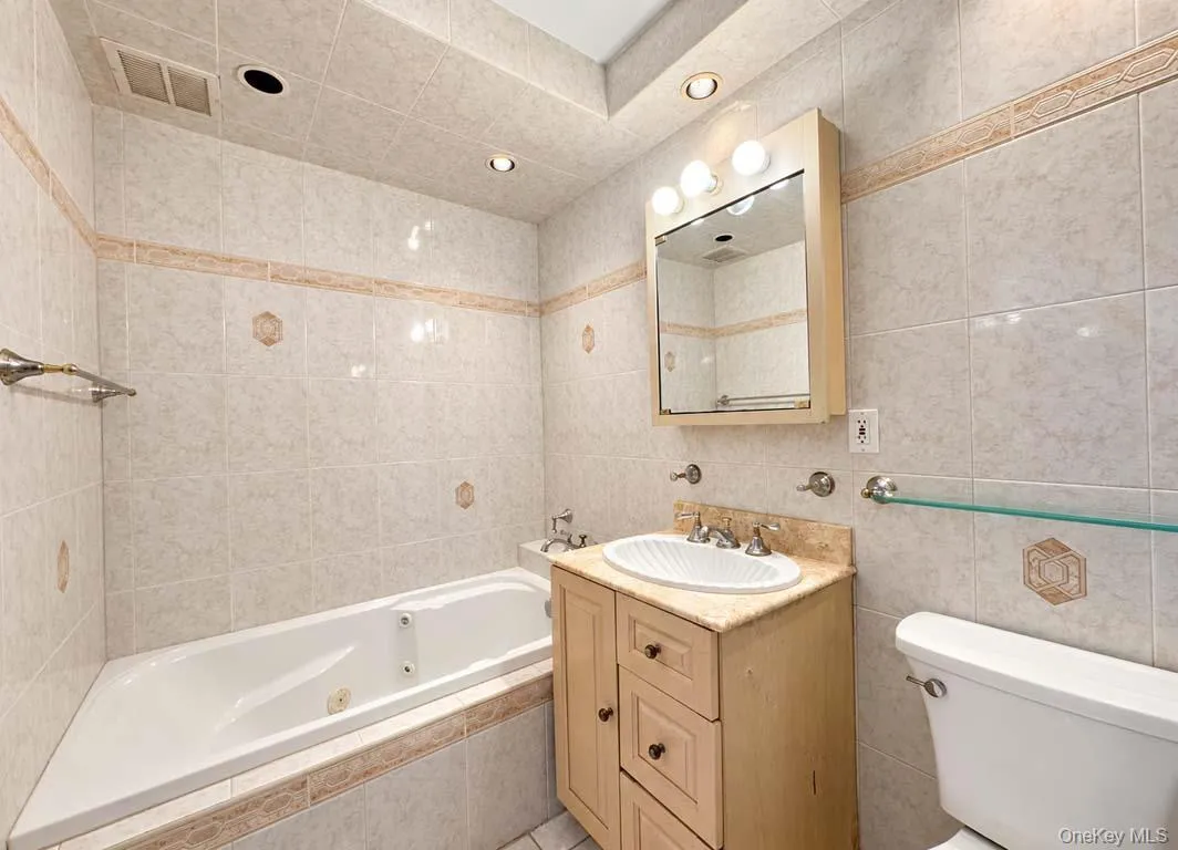 27010 Grand Central Parkway, New York, NY, 2 Bedrooms Bedrooms, 5 Rooms Rooms,2 BathroomsBathrooms,Residential,For Rent,Grand Central,0,1047556 27010 Grand Central Parkway, New York, NY, 2 Bedrooms Bedrooms, 5 Rooms Rooms,2 BathroomsBathrooms,Residential,For Rent,Grand Central,0,1047556
