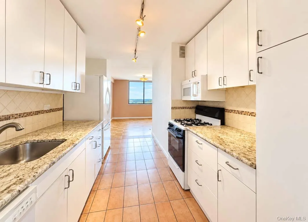 27010 Grand Central, New York, NY, 2 Bedrooms Bedrooms, 5 Rooms Rooms,2 BathroomsBathrooms,Residential,For Rent,Grand Central,0,1047564 27010 Grand Central, New York, NY, 2 Bedrooms Bedrooms, 5 Rooms Rooms,2 BathroomsBathrooms,Residential,For Rent,Grand Central,0,1047564