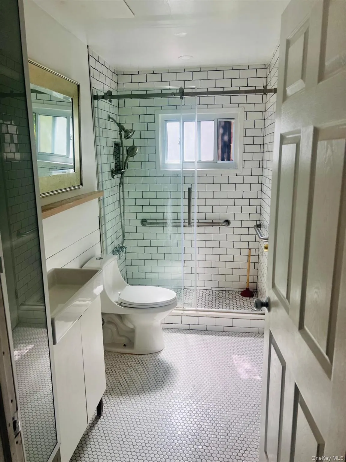 2540 Far Rockaway Boulevard, New York, NY, 4 Bedroom Bedrooms, 7 Room Rooms,1 BathroomBathrooms,Residential Lease,For Rent,Far Rockaway,0,1047566 2540 Far Rockaway Boulevard, New York, NY, 4 Bedroom Bedrooms, 7 Room Rooms,1 BathroomBathrooms,Residential Lease,For Rent,Far Rockaway,0,1047566