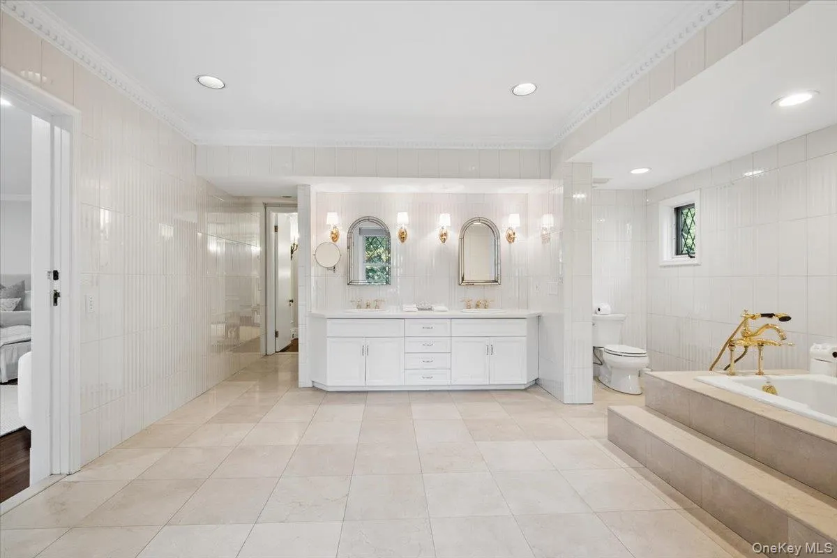 57 Cobb Lane, Greenburgh, NY, 9 Bedrooms Bedrooms, 18 Rooms Rooms,4 BathroomsBathrooms,Residential,For Rent,Cobb,0,1047567 57 Cobb Lane, Greenburgh, NY, 9 Bedrooms Bedrooms, 18 Rooms Rooms,4 BathroomsBathrooms,Residential,For Rent,Cobb,0,1047567