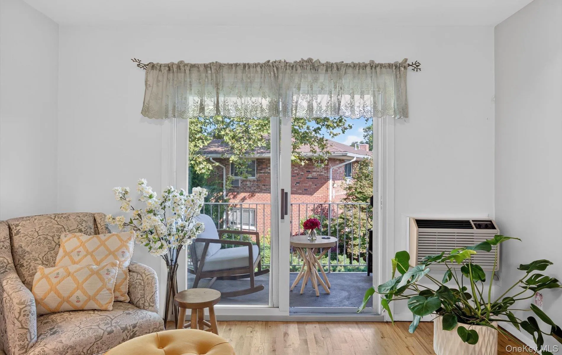 1 Toms Point Lane, North Hempstead, NY, 1 Bedroom Bedrooms, 3 Rooms Rooms,1 BathroomBathrooms,Residential,For Rent,Toms Point,0,1047574 1 Toms Point Lane, North Hempstead, NY, 1 Bedroom Bedrooms, 3 Rooms Rooms,1 BathroomBathrooms,Residential,For Rent,Toms Point,0,1047574