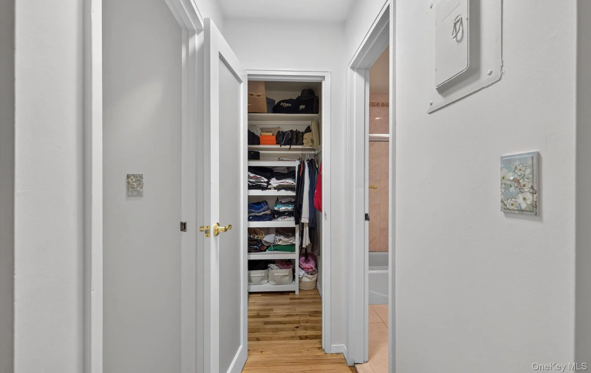 1 Toms Point Lane, North Hempstead, NY, 1 Bedroom Bedrooms, 3 Rooms Rooms,1 BathroomBathrooms,Residential,For Rent,Toms Point,0,1047574 1 Toms Point Lane, North Hempstead, NY, 1 Bedroom Bedrooms, 3 Rooms Rooms,1 BathroomBathrooms,Residential,For Rent,Toms Point,0,1047574
