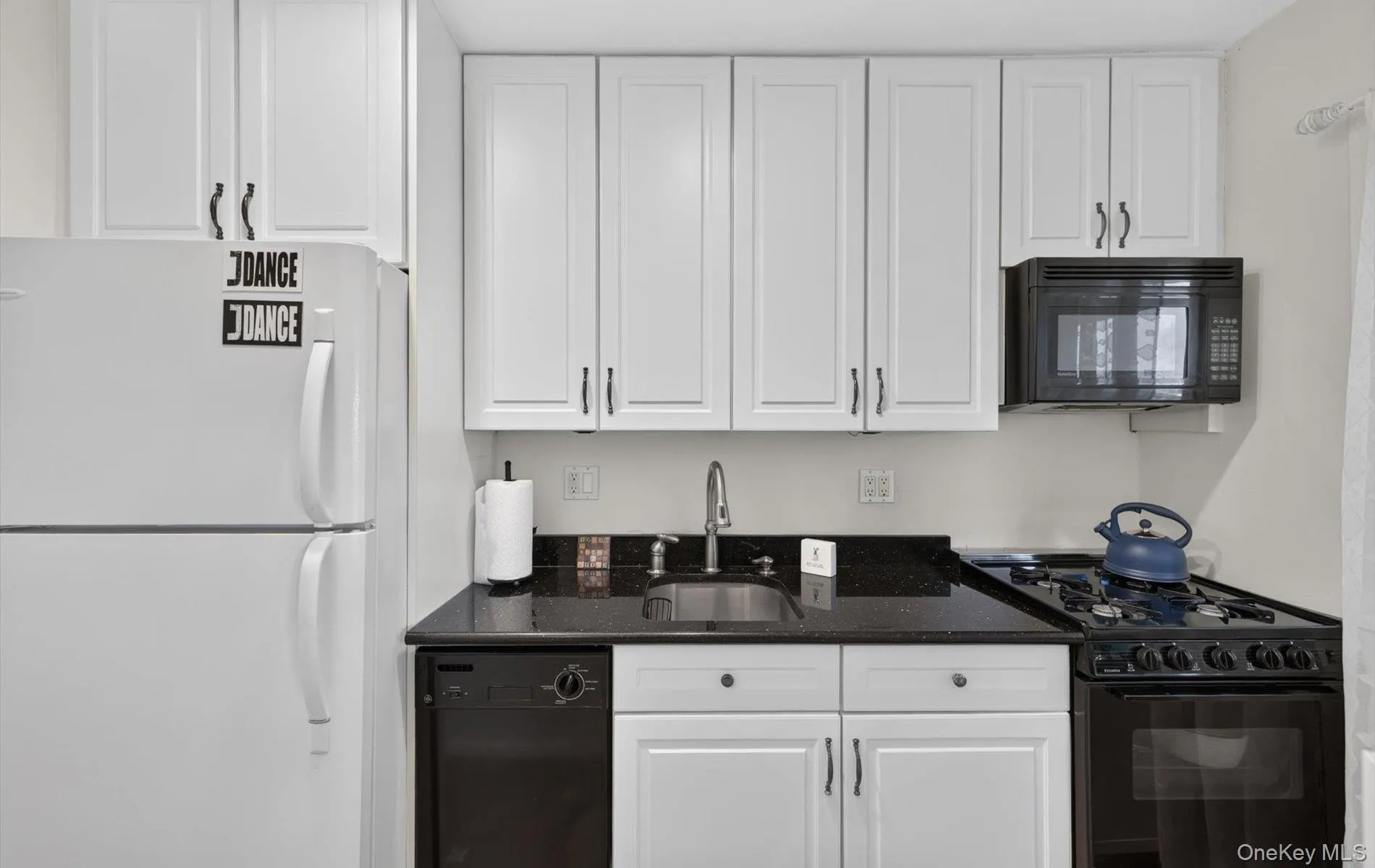 1 Toms Point Lane, North Hempstead, NY, 1 Bedroom Bedrooms, 3 Rooms Rooms,1 BathroomBathrooms,Residential,For Rent,Toms Point,0,1047574 1 Toms Point Lane, North Hempstead, NY, 1 Bedroom Bedrooms, 3 Rooms Rooms,1 BathroomBathrooms,Residential,For Rent,Toms Point,0,1047574