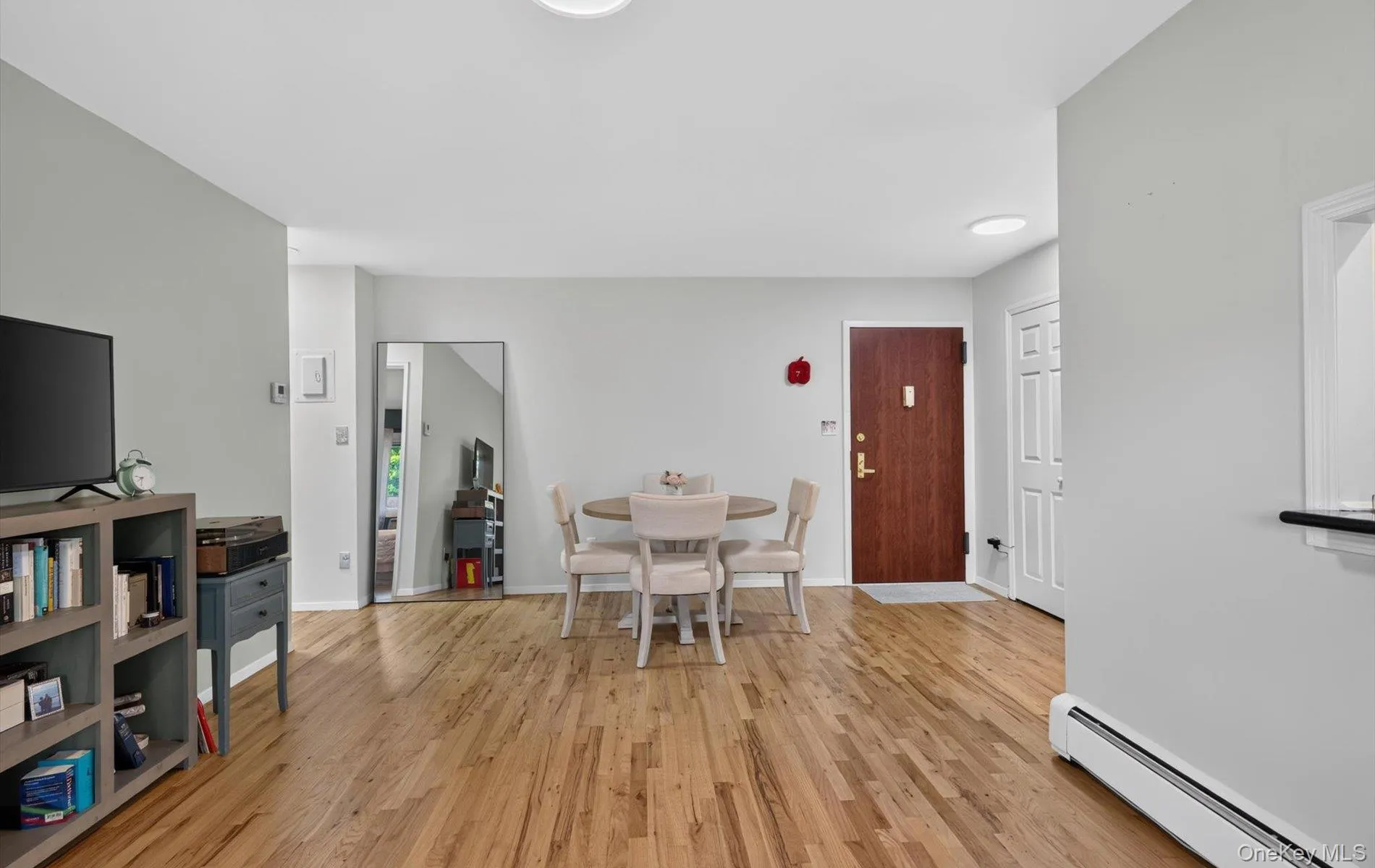 1 Toms Point Lane, North Hempstead, NY, 1 Bedroom Bedrooms, 3 Rooms Rooms,1 BathroomBathrooms,Residential,For Rent,Toms Point,0,1047574 1 Toms Point Lane, North Hempstead, NY, 1 Bedroom Bedrooms, 3 Rooms Rooms,1 BathroomBathrooms,Residential,For Rent,Toms Point,0,1047574