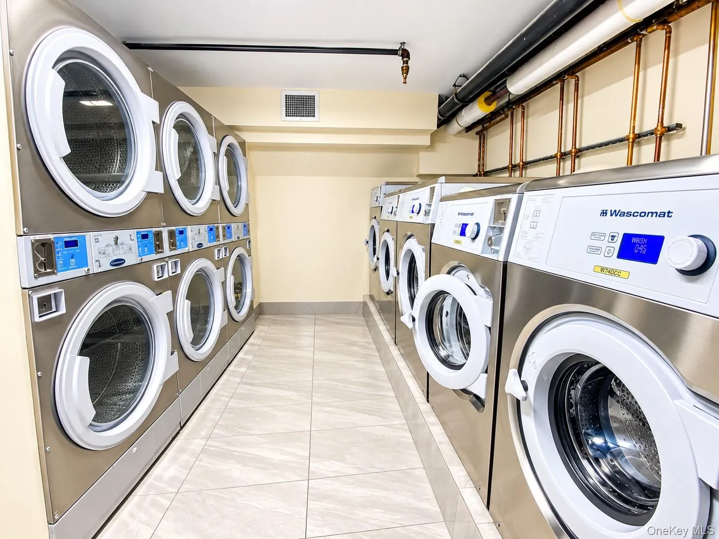 142-38 37th Avenue, New York, NY, 2 Bedrooms Bedrooms, 5 Rooms Rooms,2 BathroomsBathrooms,Residential,For Rent,37th,0,1047576 142-38 37th Avenue, New York, NY, 2 Bedrooms Bedrooms, 5 Rooms Rooms,2 BathroomsBathrooms,Residential,For Rent,37th,0,1047576