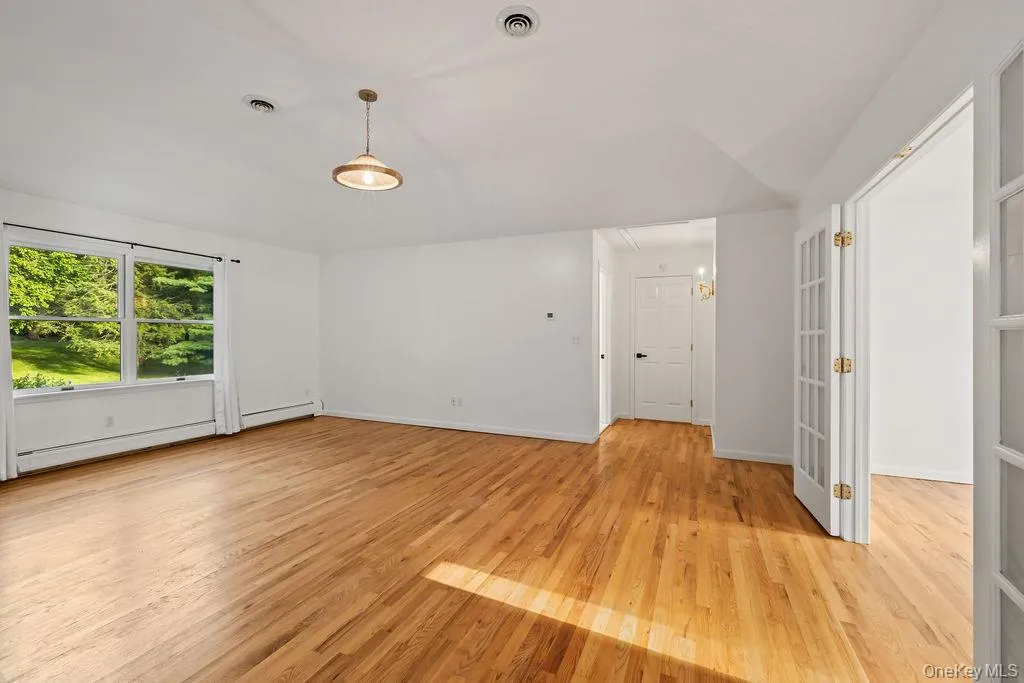 10 Golden Road, Ramapo, NY, 8 Bedrooms Bedrooms, 20 Rooms Rooms,4 BathroomsBathrooms,Residential,For Rent,Golden,0,1047577 10 Golden Road, Ramapo, NY, 8 Bedrooms Bedrooms, 20 Rooms Rooms,4 BathroomsBathrooms,Residential,For Rent,Golden,0,1047577