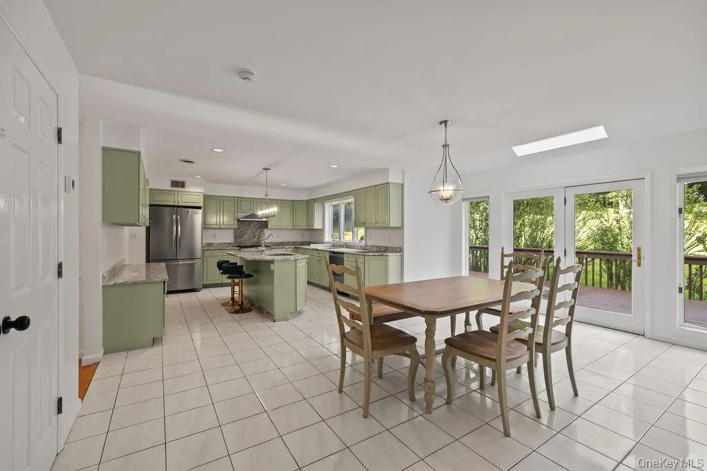 10 Golden Road, Ramapo, NY, 8 Bedrooms Bedrooms, 20 Rooms Rooms,4 BathroomsBathrooms,Residential,For Rent,Golden,0,1047577 10 Golden Road, Ramapo, NY, 8 Bedrooms Bedrooms, 20 Rooms Rooms,4 BathroomsBathrooms,Residential,For Rent,Golden,0,1047577