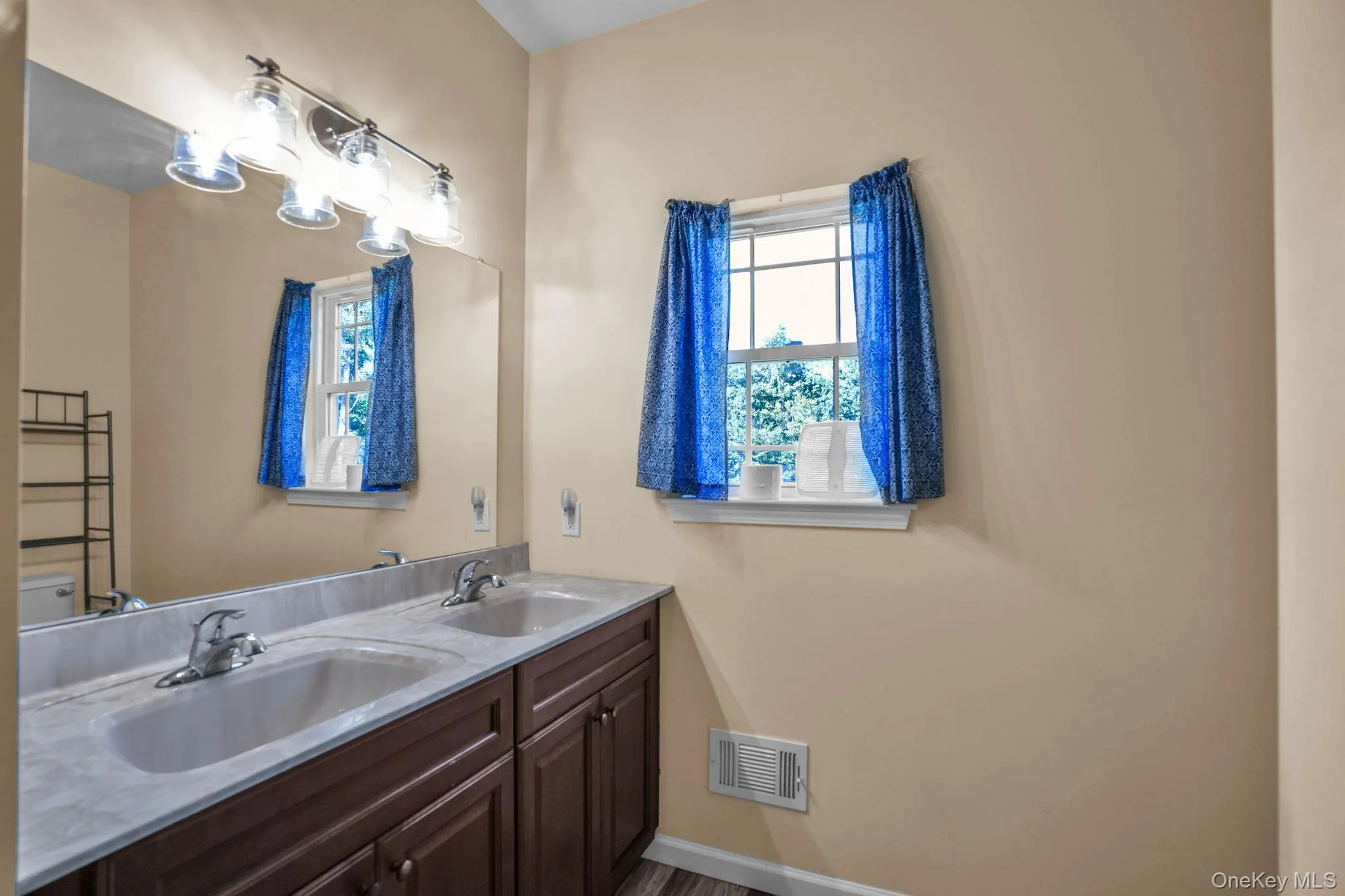 53 Highland View Place, Middletown, NY, 3 Bedrooms Bedrooms, 6 Rooms Rooms,2 BathroomsBathrooms,Residential,For Rent,Highland View,0,1047583 53 Highland View Place, Middletown, NY, 3 Bedrooms Bedrooms, 6 Rooms Rooms,2 BathroomsBathrooms,Residential,For Rent,Highland View,0,1047583